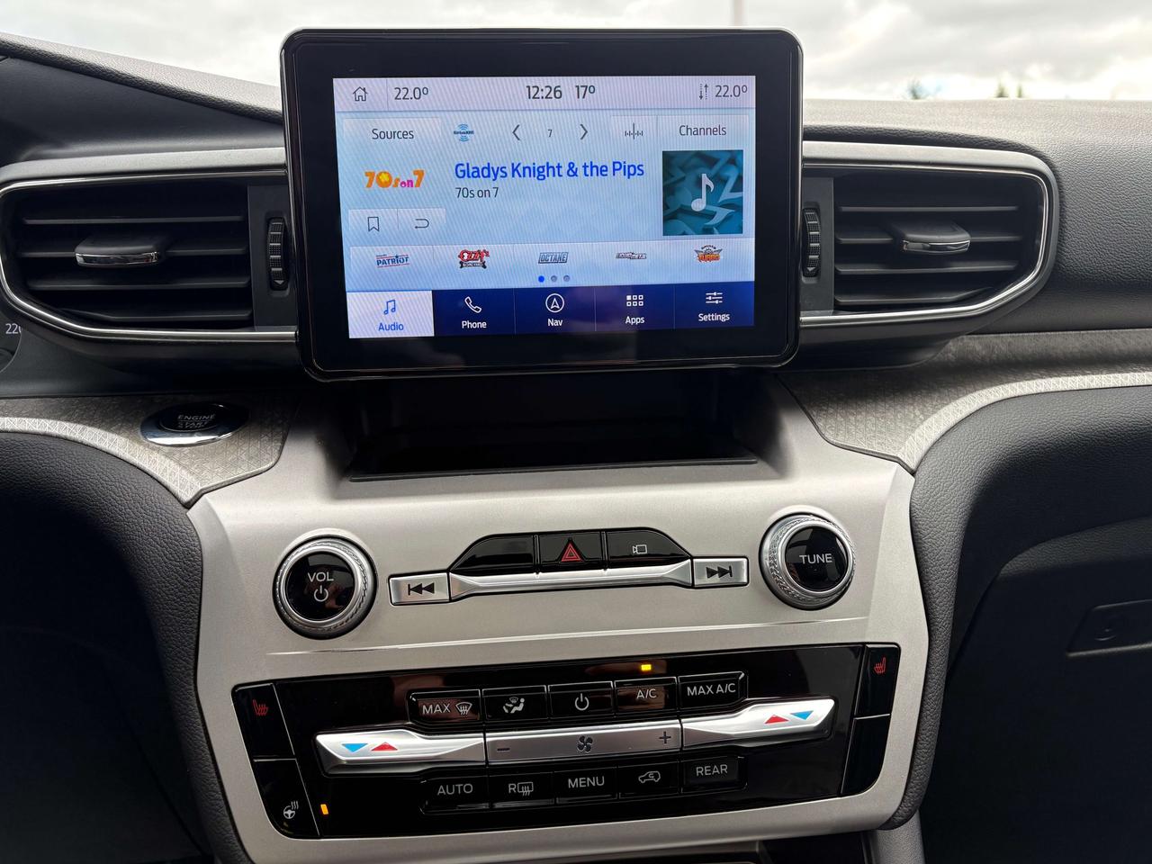 2022 Ford Explorer Timberline 4WD   Nav.   Pano Roof   Heated Seats Photo