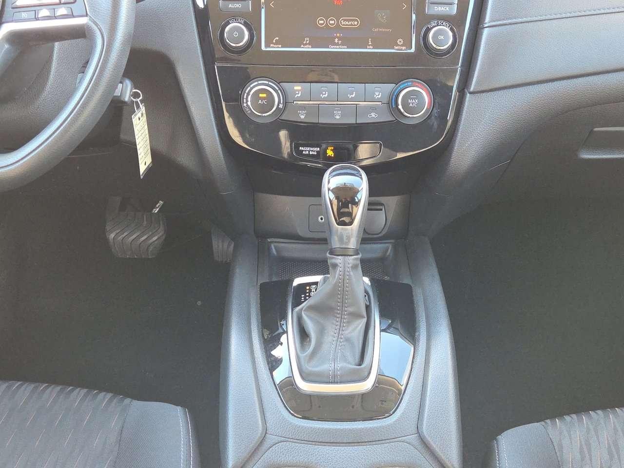 2019 Nissan Rogue S Photo