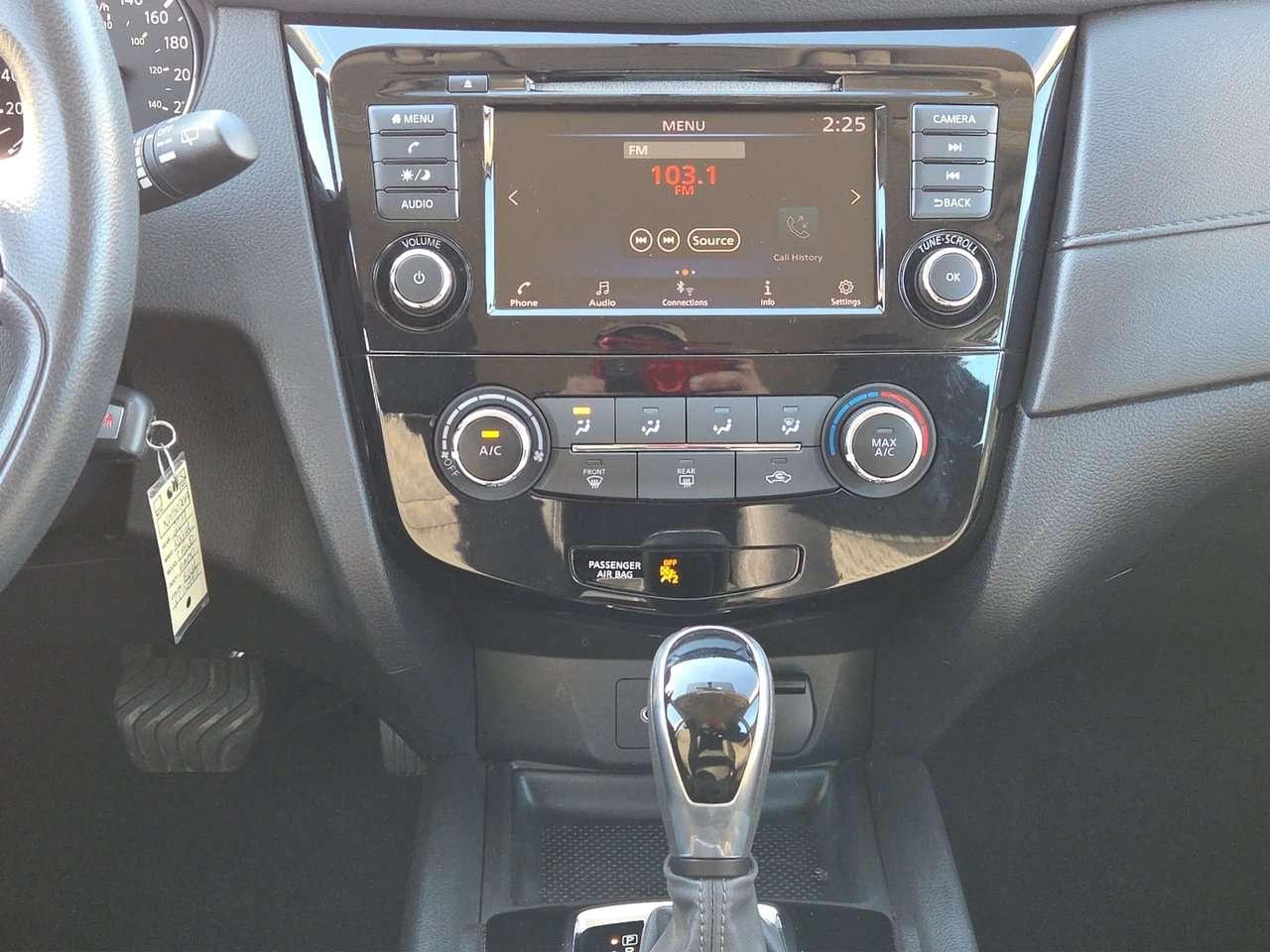 2019 Nissan Rogue S Photo