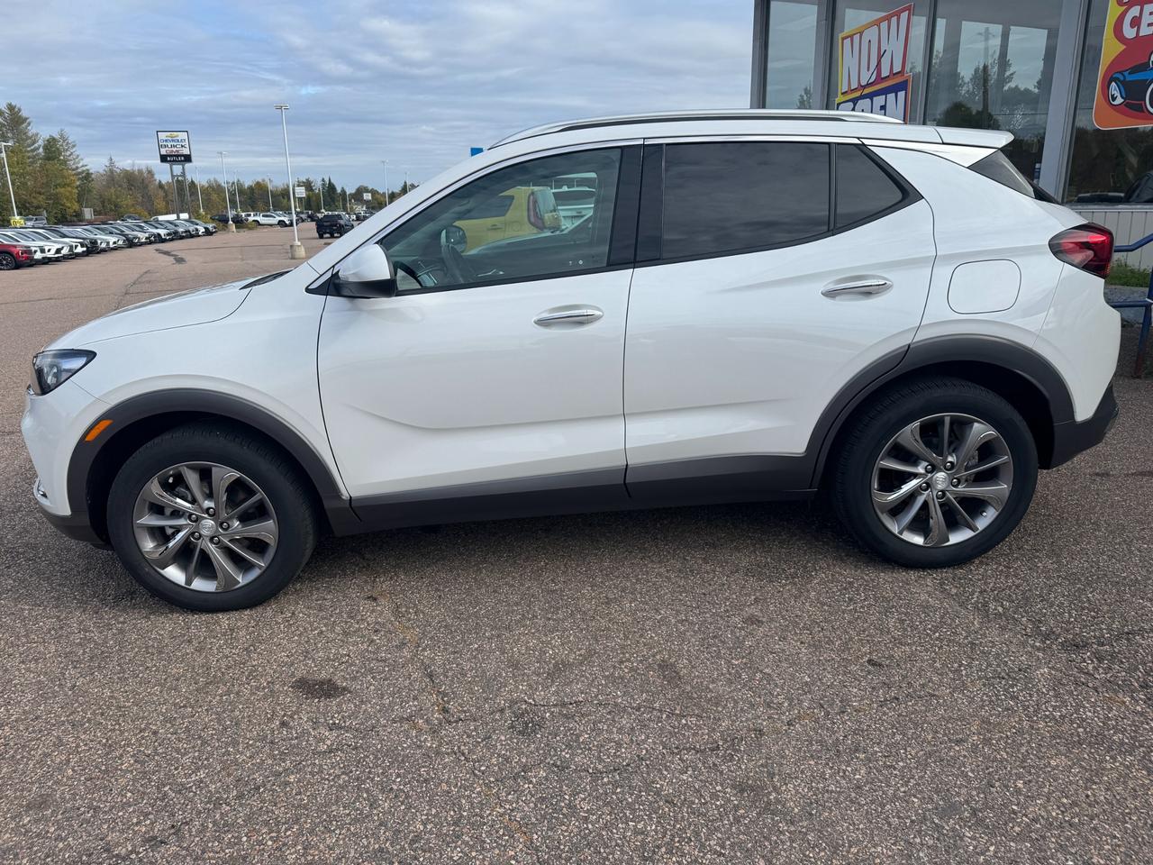 2022 Buick Encore GX Essence All-Wheel Drive Photo1
