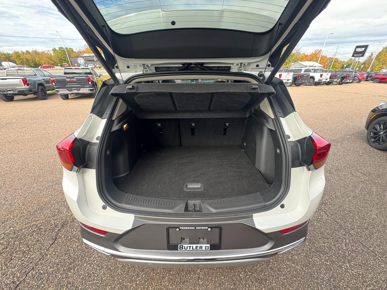 2022 Buick Encore GX Essence All-Wheel Drive Photo4