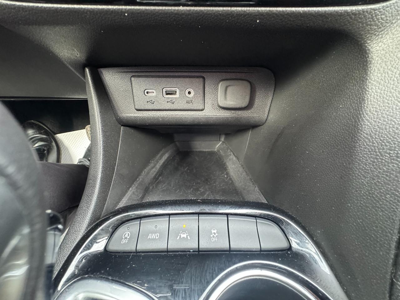 2022 Buick Encore GX Essence All-Wheel Drive Photo