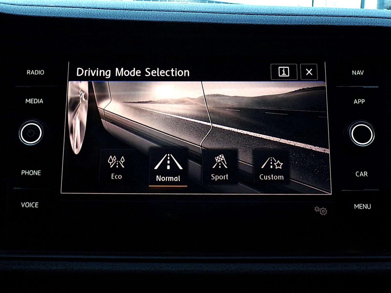 2019 Volkswagen Jetta 1.4L EXECLINE BSM LKA CAMERA SUNROOF APPLE CARPLAY Photo