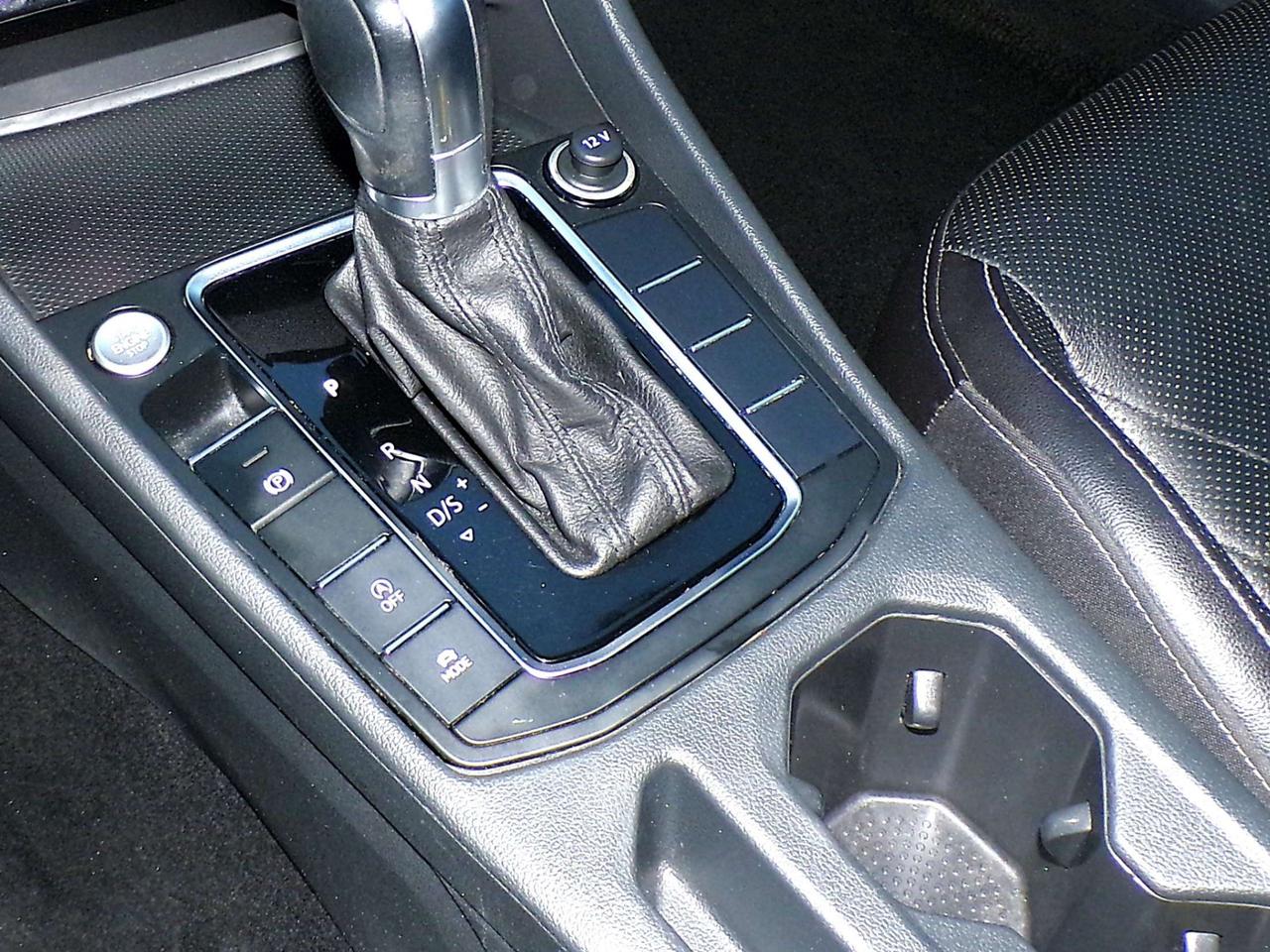 2019 Volkswagen Jetta 1.4L EXECLINE BSM LKA CAMERA SUNROOF APPLE CARPLAY Photo