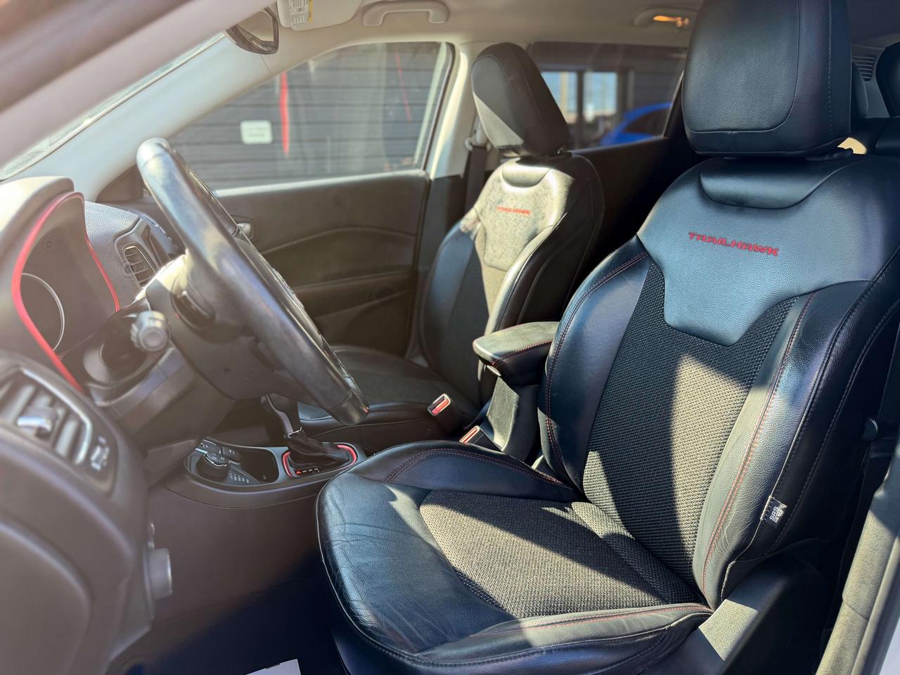 2018 Jeep Compass ONE OWNER/TRAILHAWK/4X4/HEATED SEATS/NAVI/REMOTE Photo