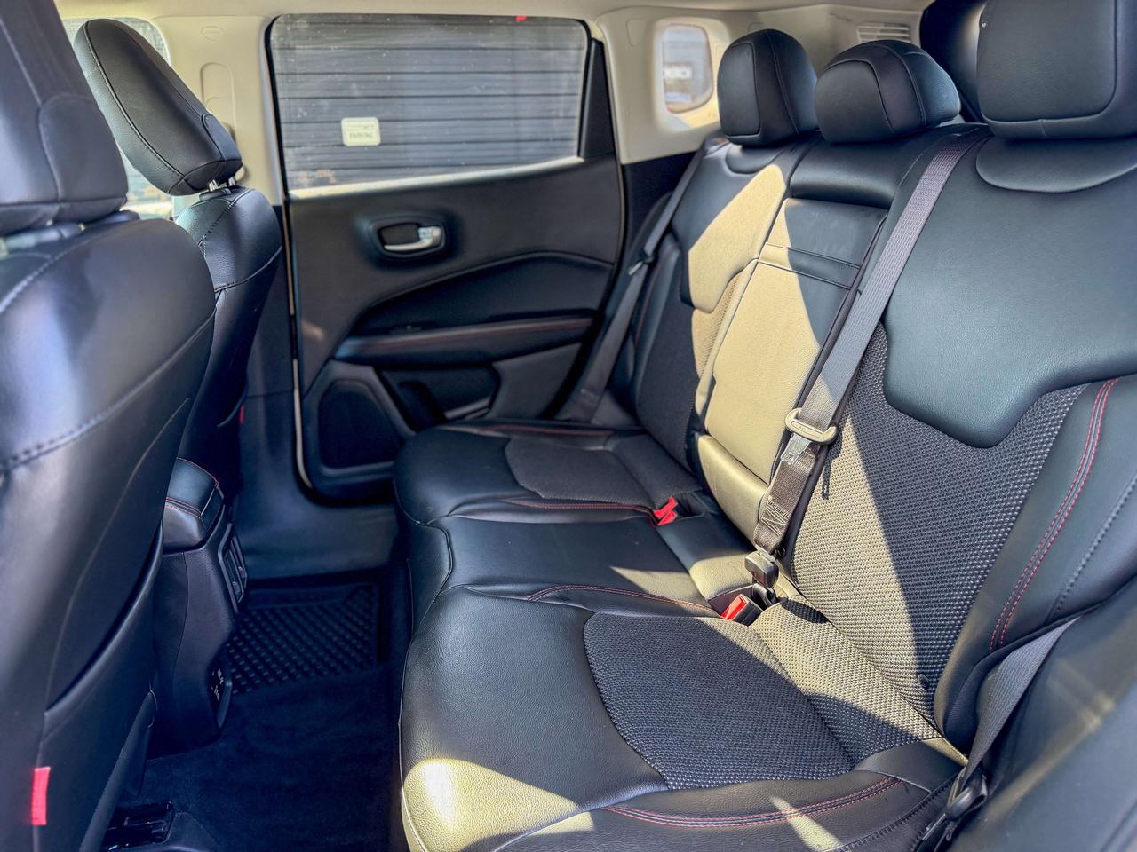 2018 Jeep Compass ONE OWNER/TRAILHAWK/4X4/HEATED SEATS/NAVI/REMOTE Photo