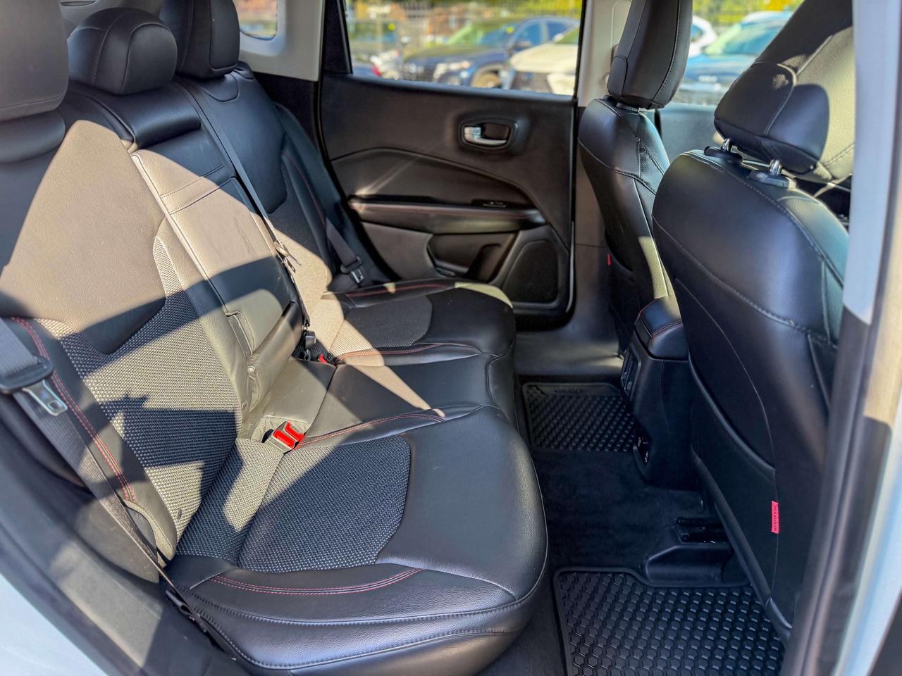 2018 Jeep Compass ONE OWNER/TRAILHAWK/4X4/HEATED SEATS/NAVI/REMOTE Photo