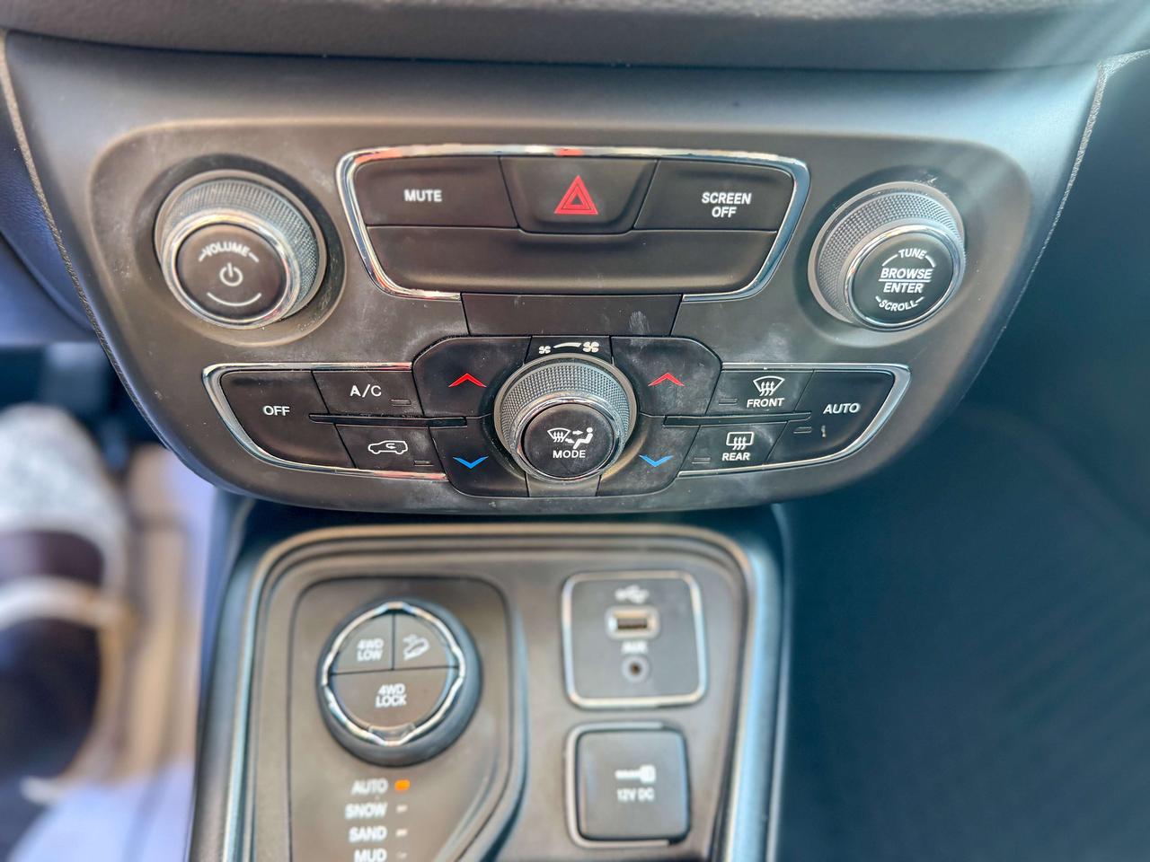 2018 Jeep Compass ONE OWNER/TRAILHAWK/4X4/HEATED SEATS/NAVI/REMOTE Photo