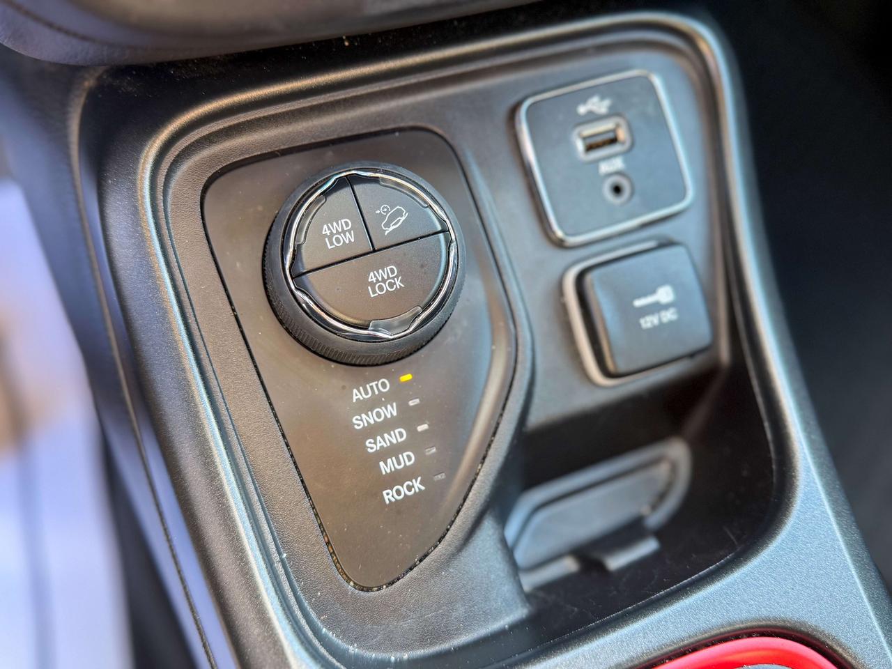 2018 Jeep Compass ONE OWNER/TRAILHAWK/4X4/HEATED SEATS/NAVI/REMOTE Photo