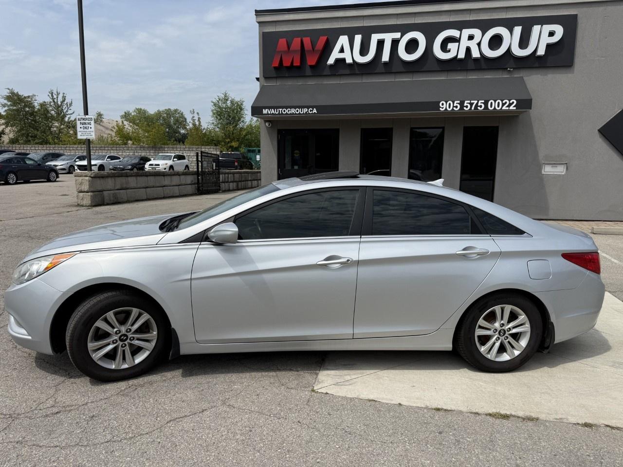 2012 Hyundai Sonata 4dr Sdn 2.4L Auto GLS Photo