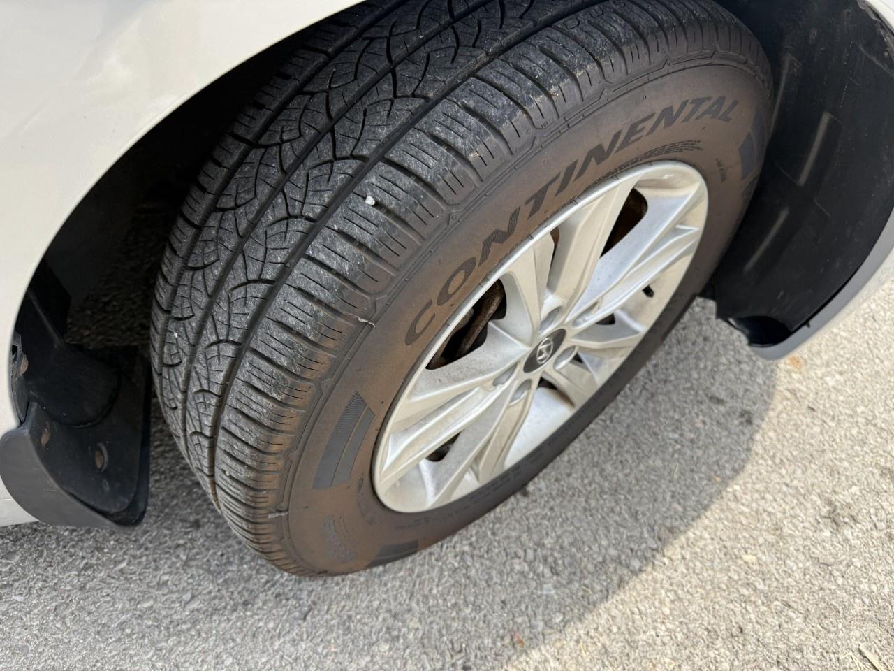 2012 Hyundai Sonata 4dr Sdn 2.4L Auto GLS Photo