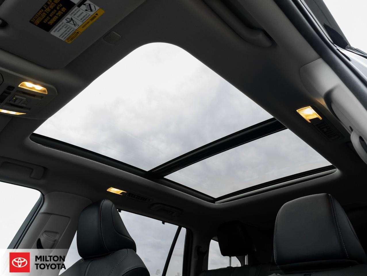 2021 Toyota Highlander LEATHER JBL SOUND NAVIGATION PANORAMIC SUNROOF ONE OWNER Limited Photo