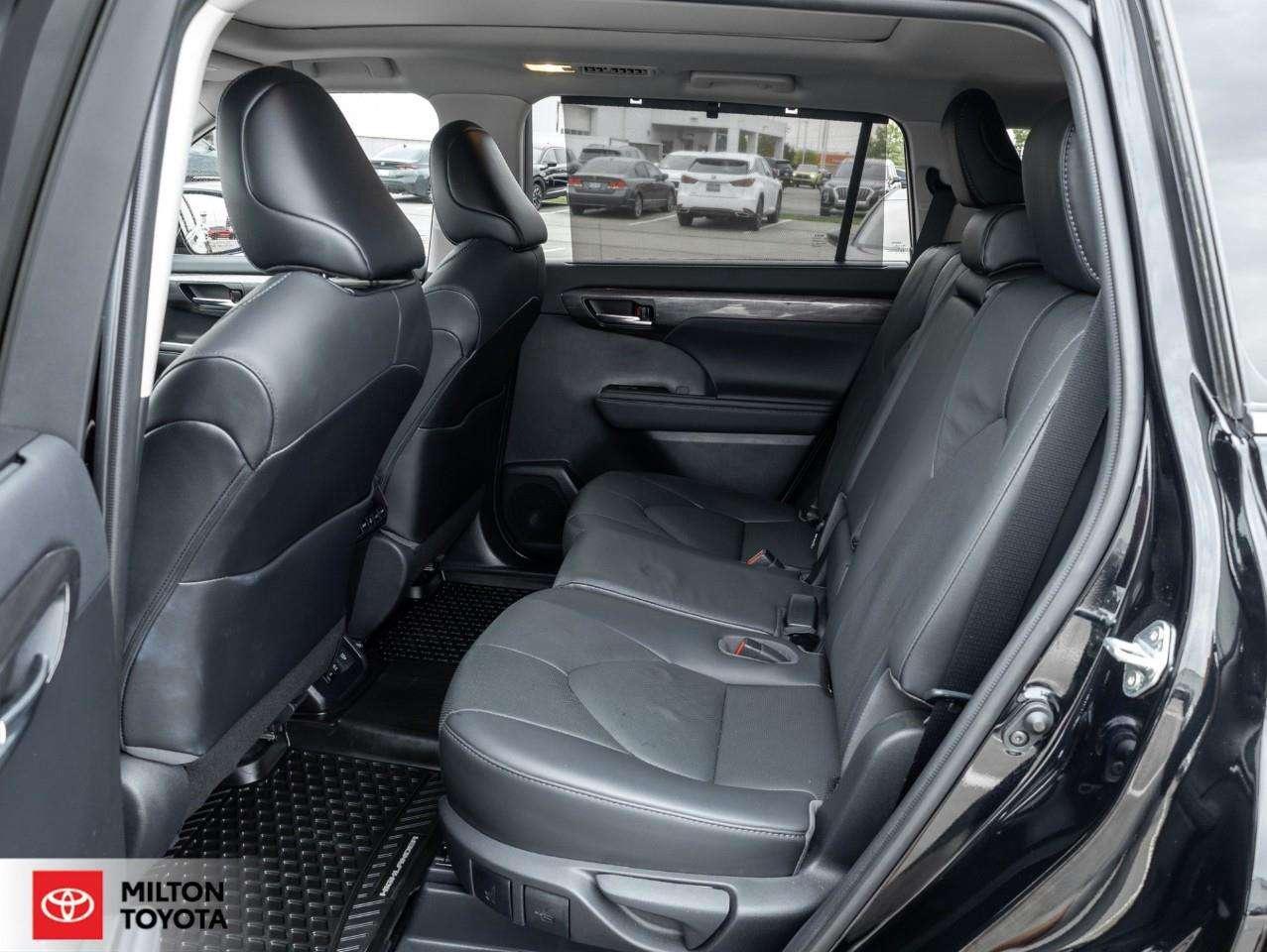 2021 Toyota Highlander LEATHER JBL SOUND NAVIGATION PANORAMIC SUNROOF ONE OWNER Limited Photo