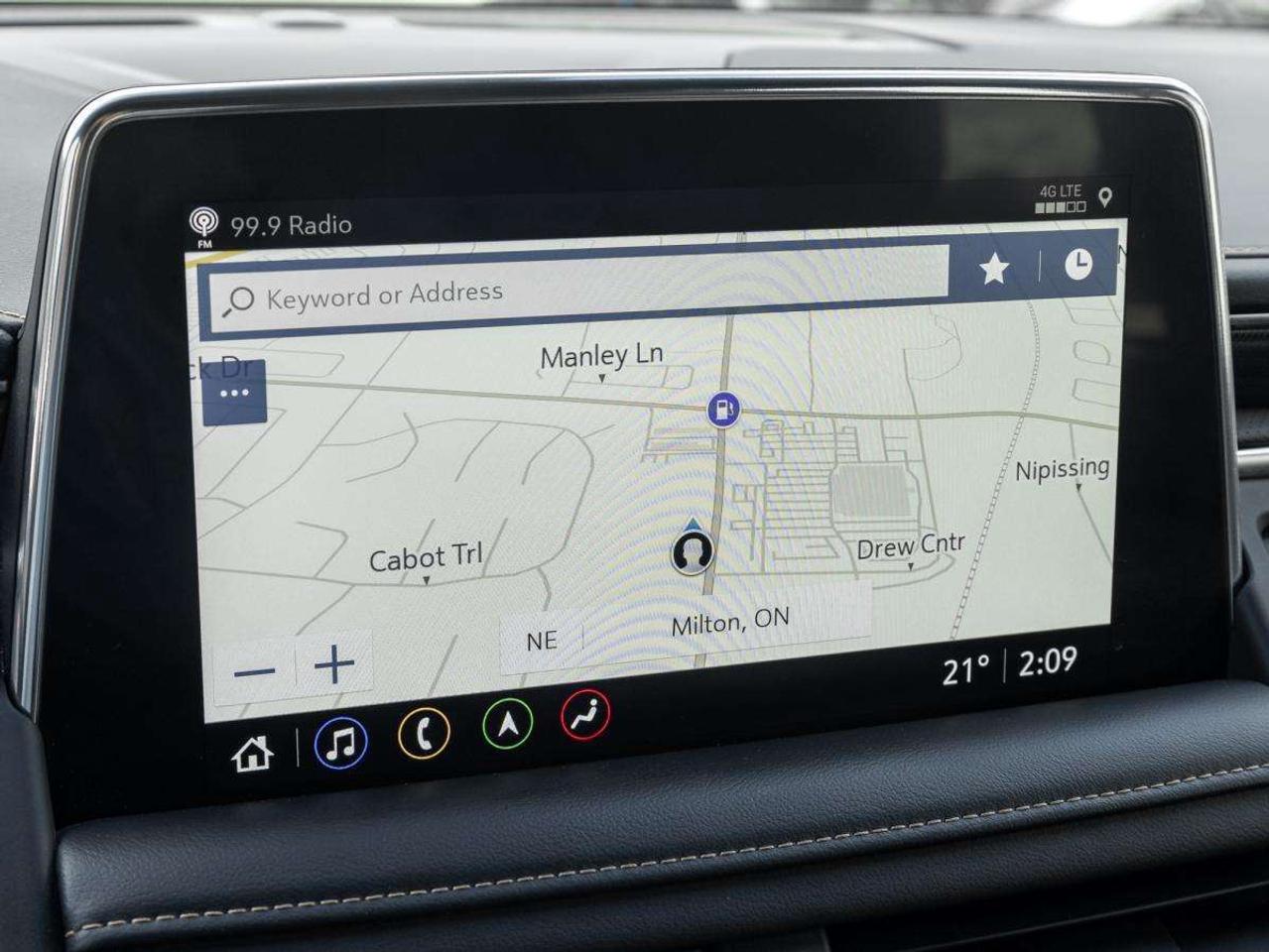 2021 GMC Yukon 4WD 4dr AT4 Photo