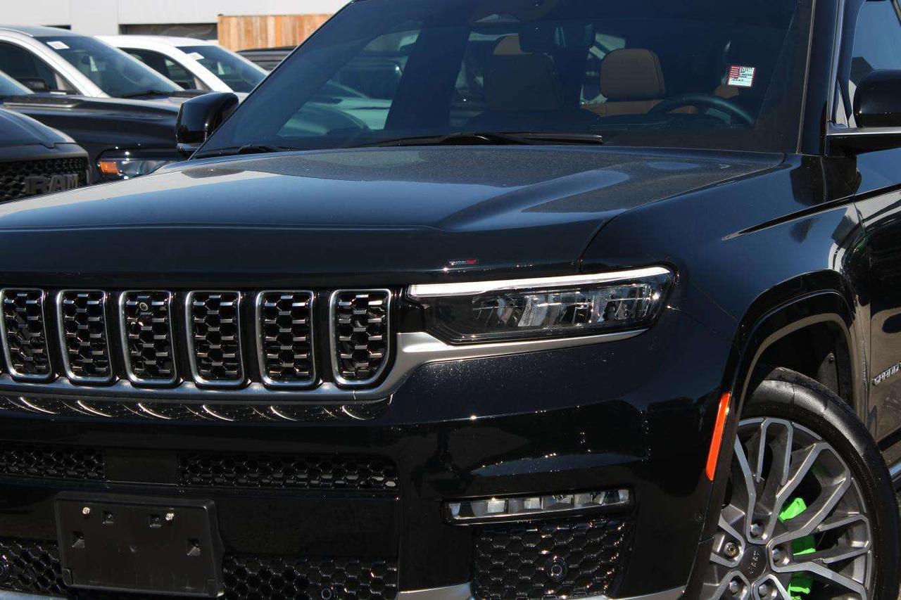2025 Jeep Grand Cherokee Grand L Summit 4x4  Gps SiriusXM Moonroof ReverseC Photo