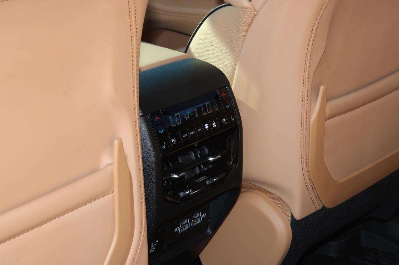 2025 Jeep Grand Cherokee Grand L Summit 4x4  Gps SiriusXM Moonroof ReverseC Photo