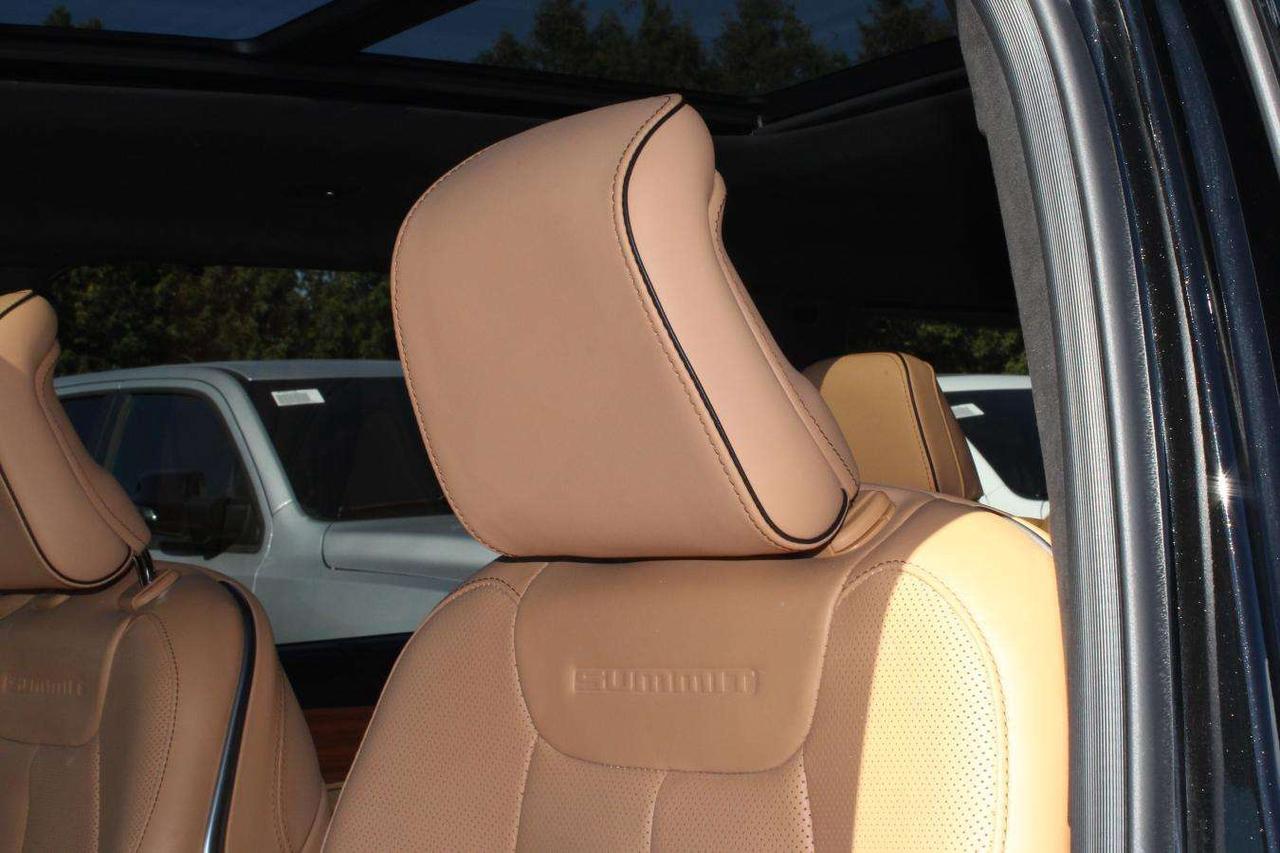 2025 Jeep Grand Cherokee Grand L Summit 4x4  Gps SiriusXM Moonroof ReverseC Photo