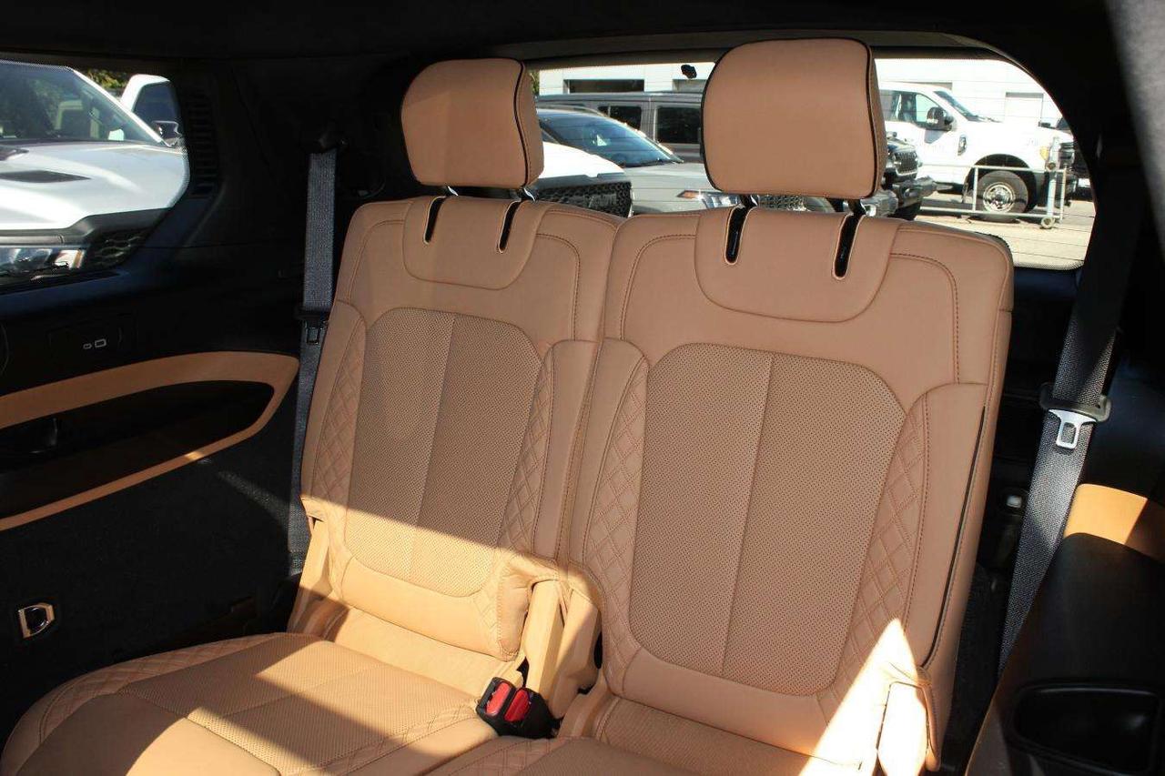 2025 Jeep Grand Cherokee Grand L Summit 4x4  Gps SiriusXM Moonroof ReverseC Photo