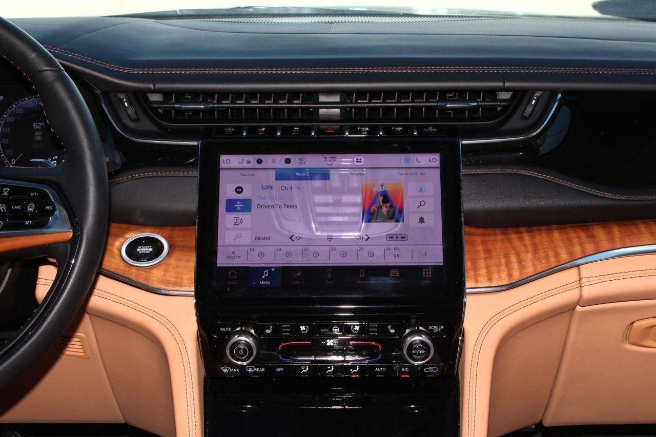 2025 Jeep Grand Cherokee Grand L Summit 4x4  Gps SiriusXM Moonroof ReverseC Photo