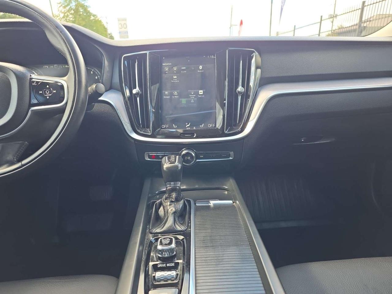 2019 Volvo S60 T6 AWD * NO ACCIDENTS / FULL SERVICE HISTORY / CARPLAY / PANORAMIC Photo