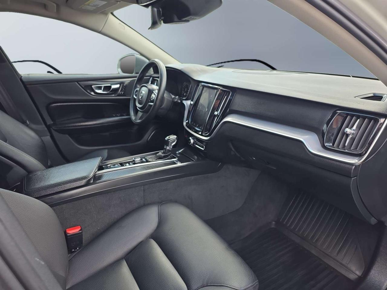 2019 Volvo S60 T6 AWD * NO ACCIDENTS / FULL SERVICE HISTORY / CARPLAY / PANORAMIC Photo
