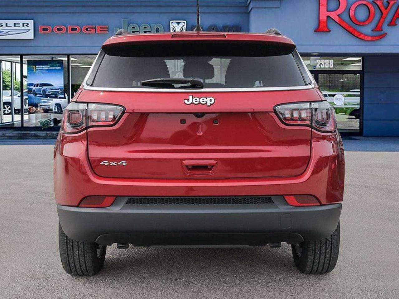 2025 Jeep Compass Sport Photo