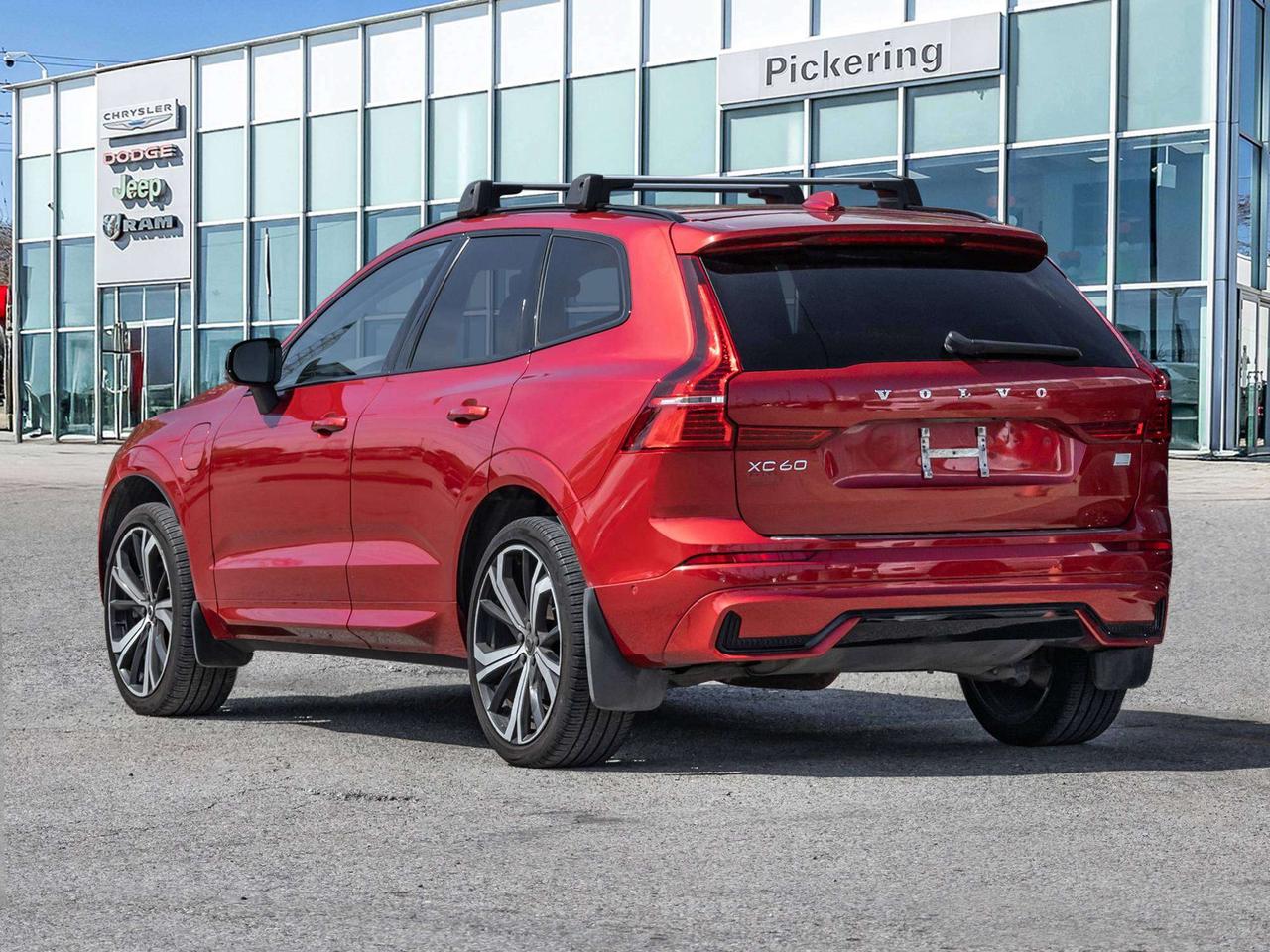 2024 Volvo XC60 ULTIMATE DARK THEME  ROOF Photo4