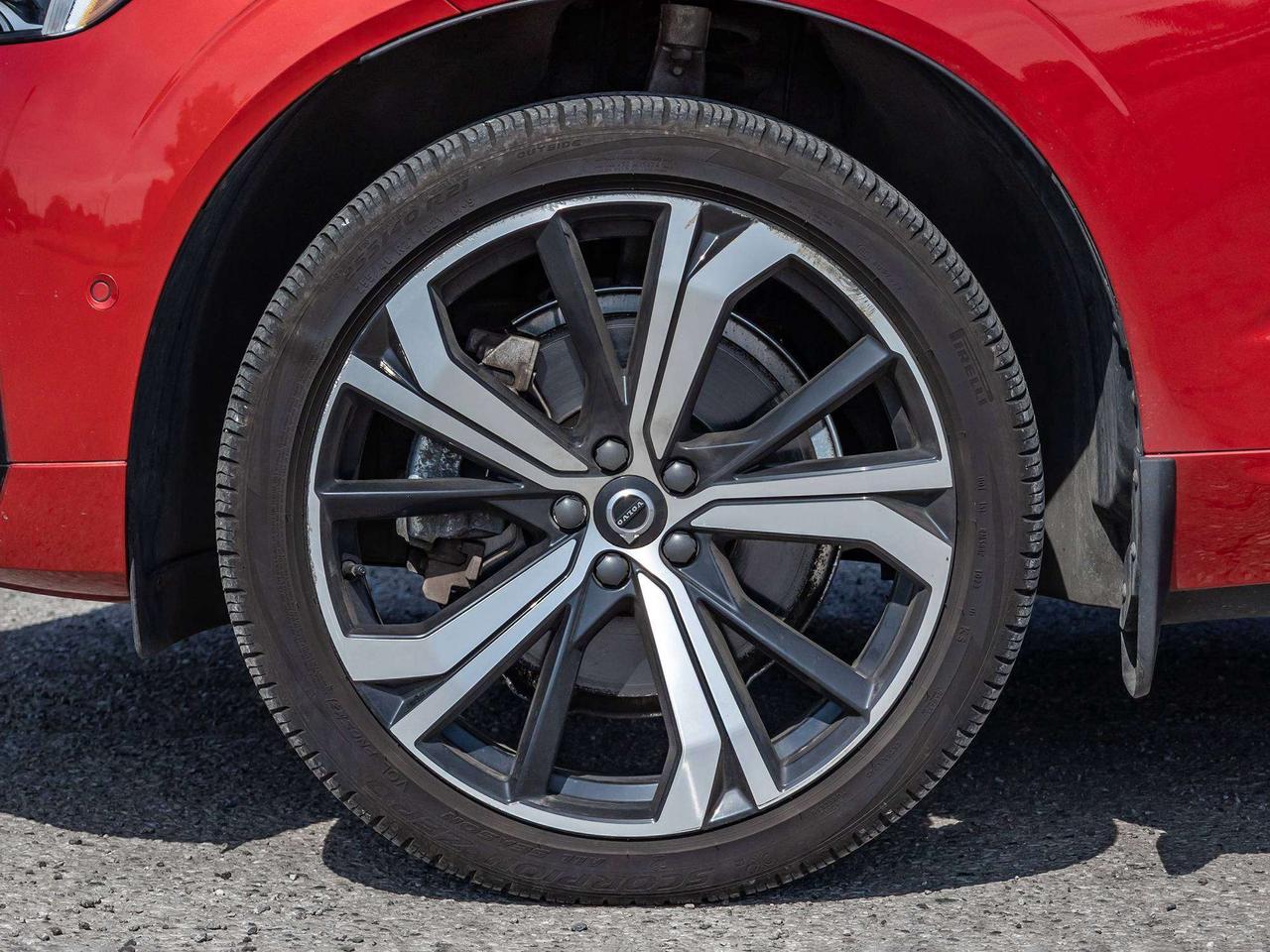 2024 Volvo XC60 ULTIMATE DARK THEME  ROOF Photo