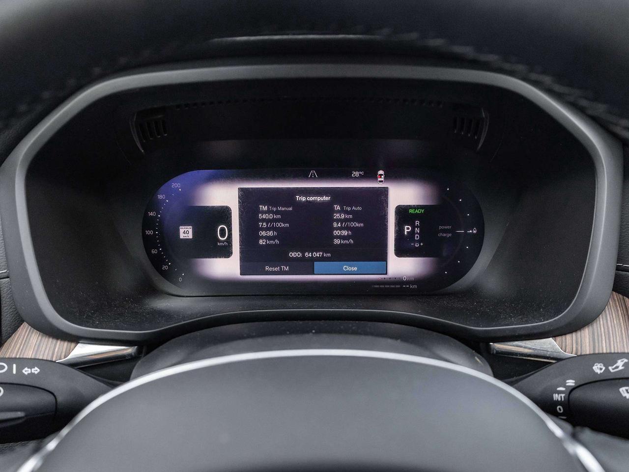 2024 Volvo XC60 ULTIMATE DARK THEME  ROOF Photo