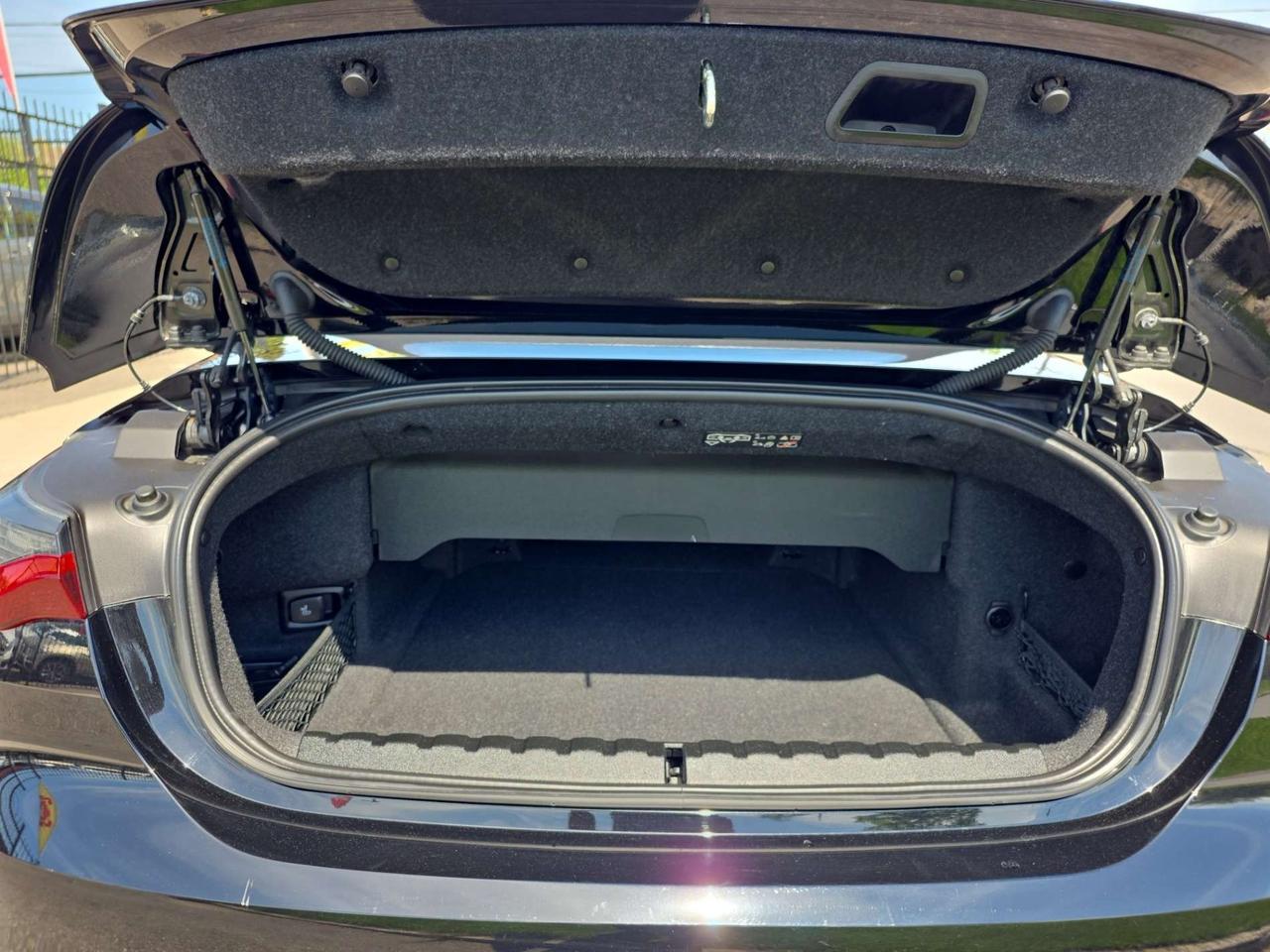2023 BMW 4 Series 430i xDrive Cabriolet * NO ACCIDENTS / RED INT / 1 OWNER / HARMAN KARDON Photo