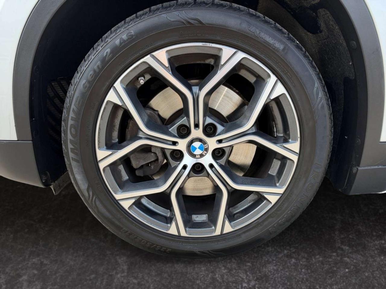 2020 BMW X1 xDrive28i *NO ACCIDENTS / NAVIGATION / CAMERA / LED LIGHTS / LANE ASSIST Photo