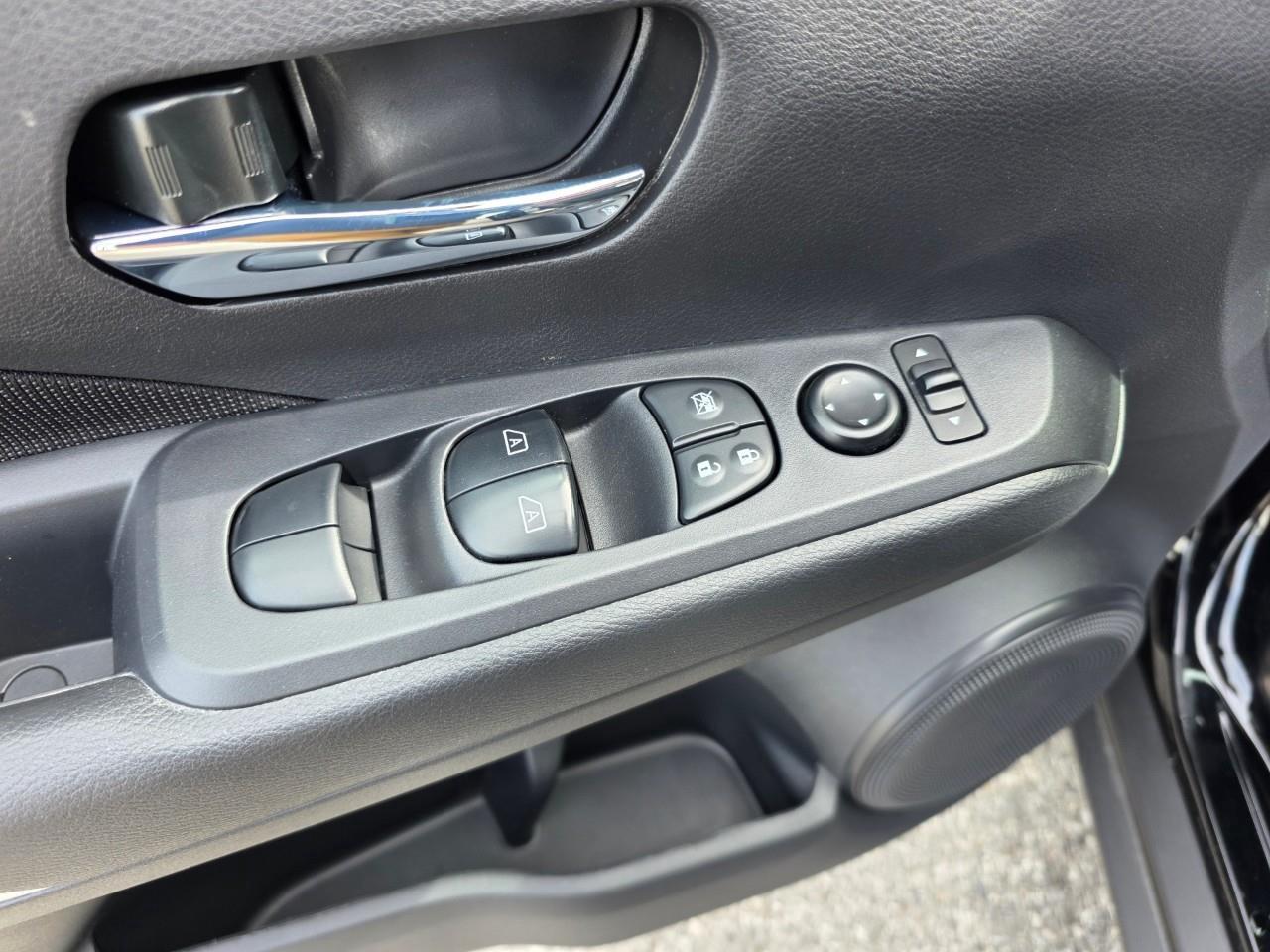 2024 Nissan Kicks SV 4dr Front-Wheel Drive Photo