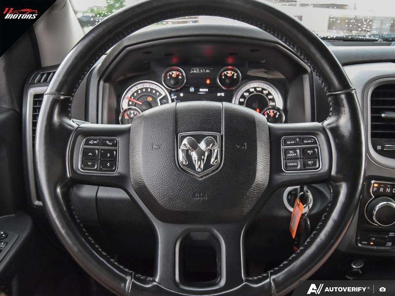 2021 RAM 1500 Express 4x4 Crew Cab 5'7 Box   NO ACCIDENTS Photo