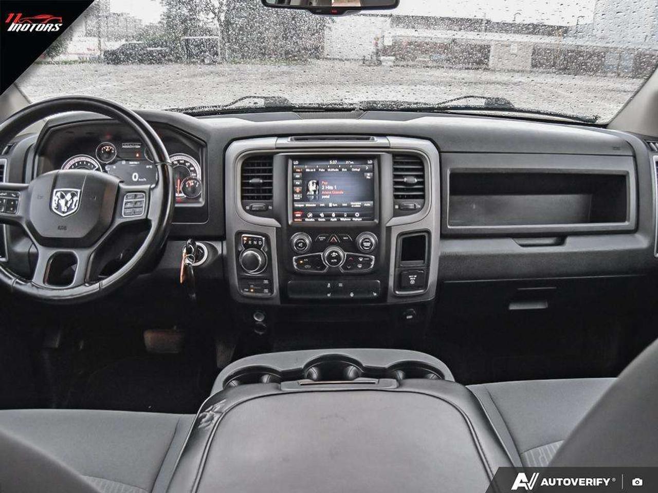 2021 RAM 1500 Express 4x4 Crew Cab 5'7 Box   NO ACCIDENTS Photo
