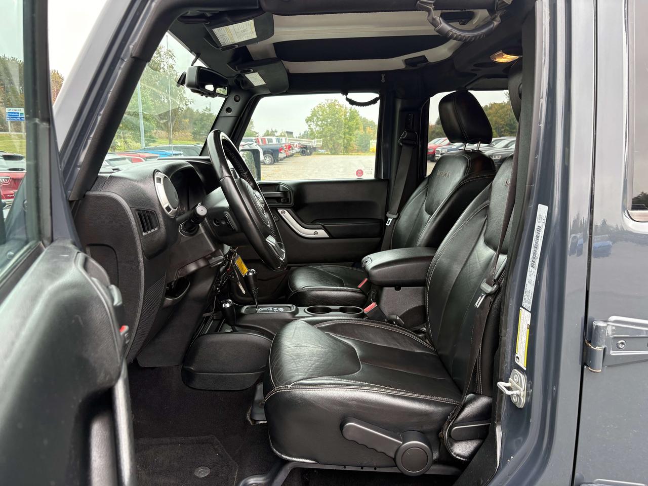 2017 Jeep Wrangler Sahara - htd seats - winch Photo