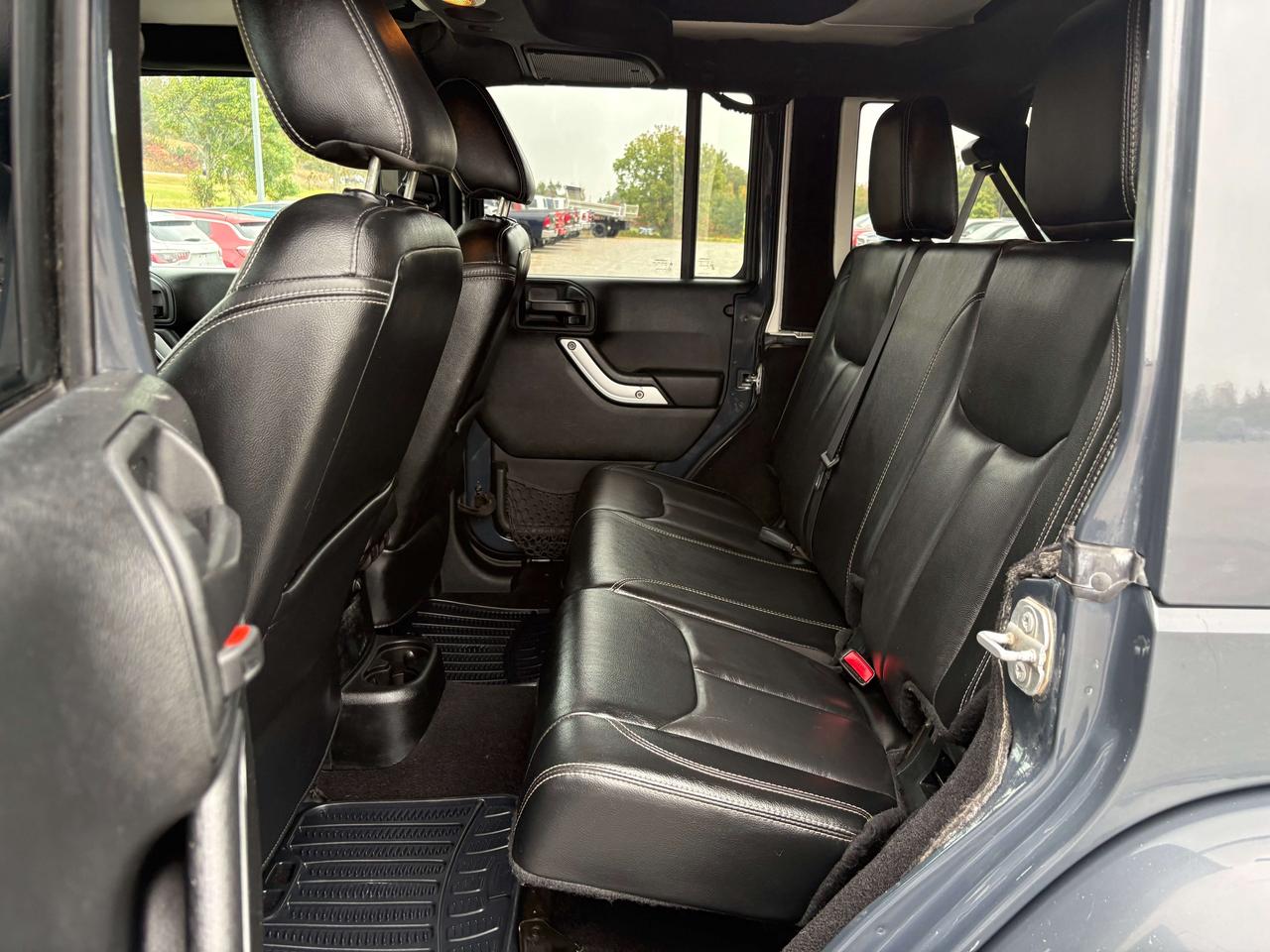 2017 Jeep Wrangler Sahara - htd seats - winch Photo