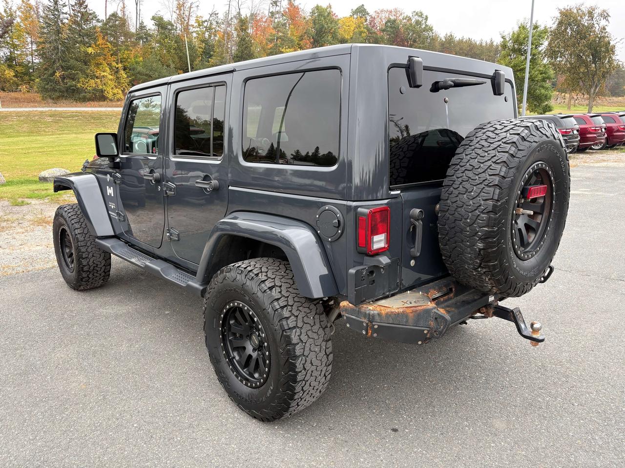 2017 Jeep Wrangler Sahara - htd seats - winch Photo