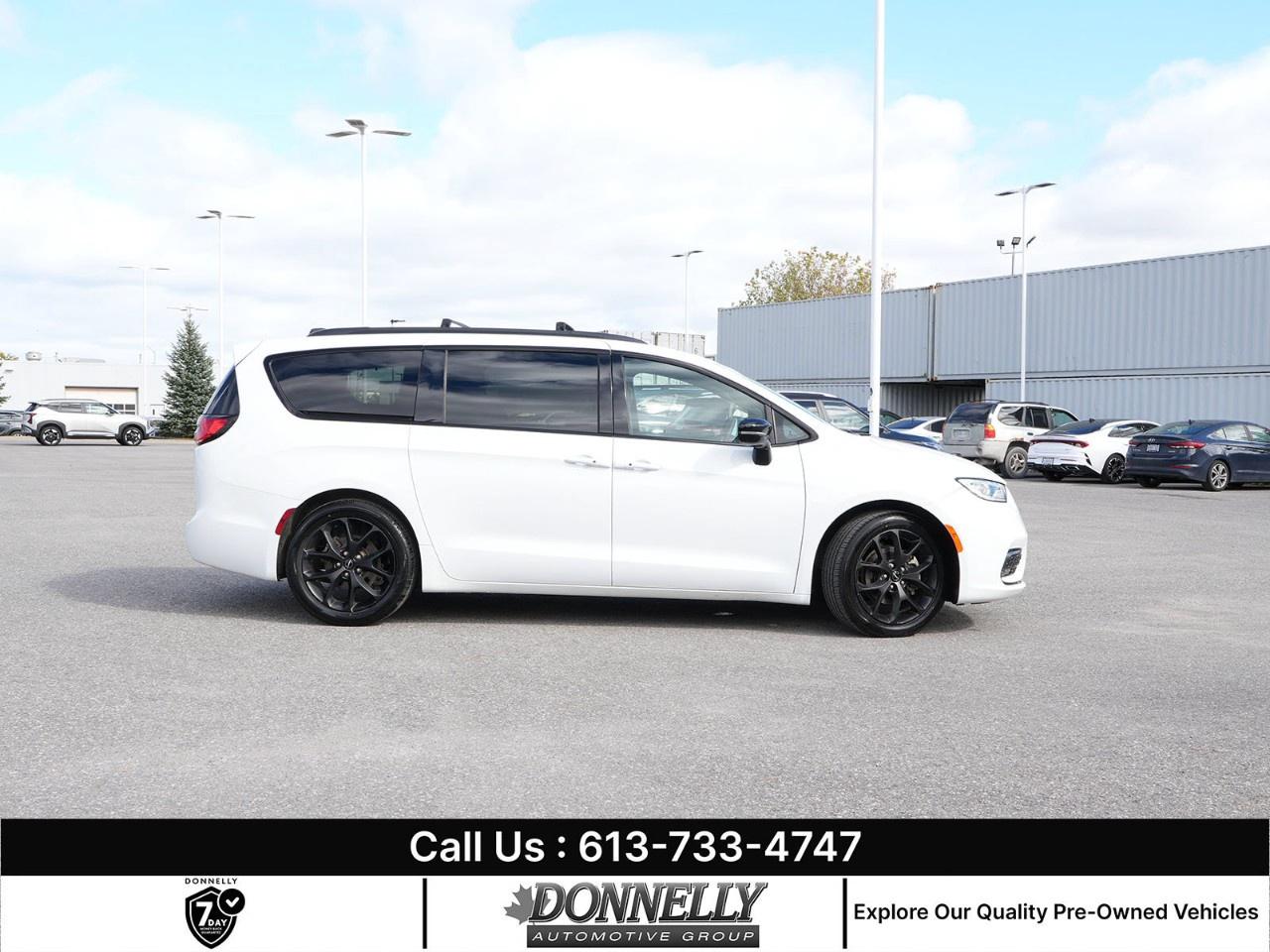 2025 Chrysler Pacifica Limited FWD Photo5