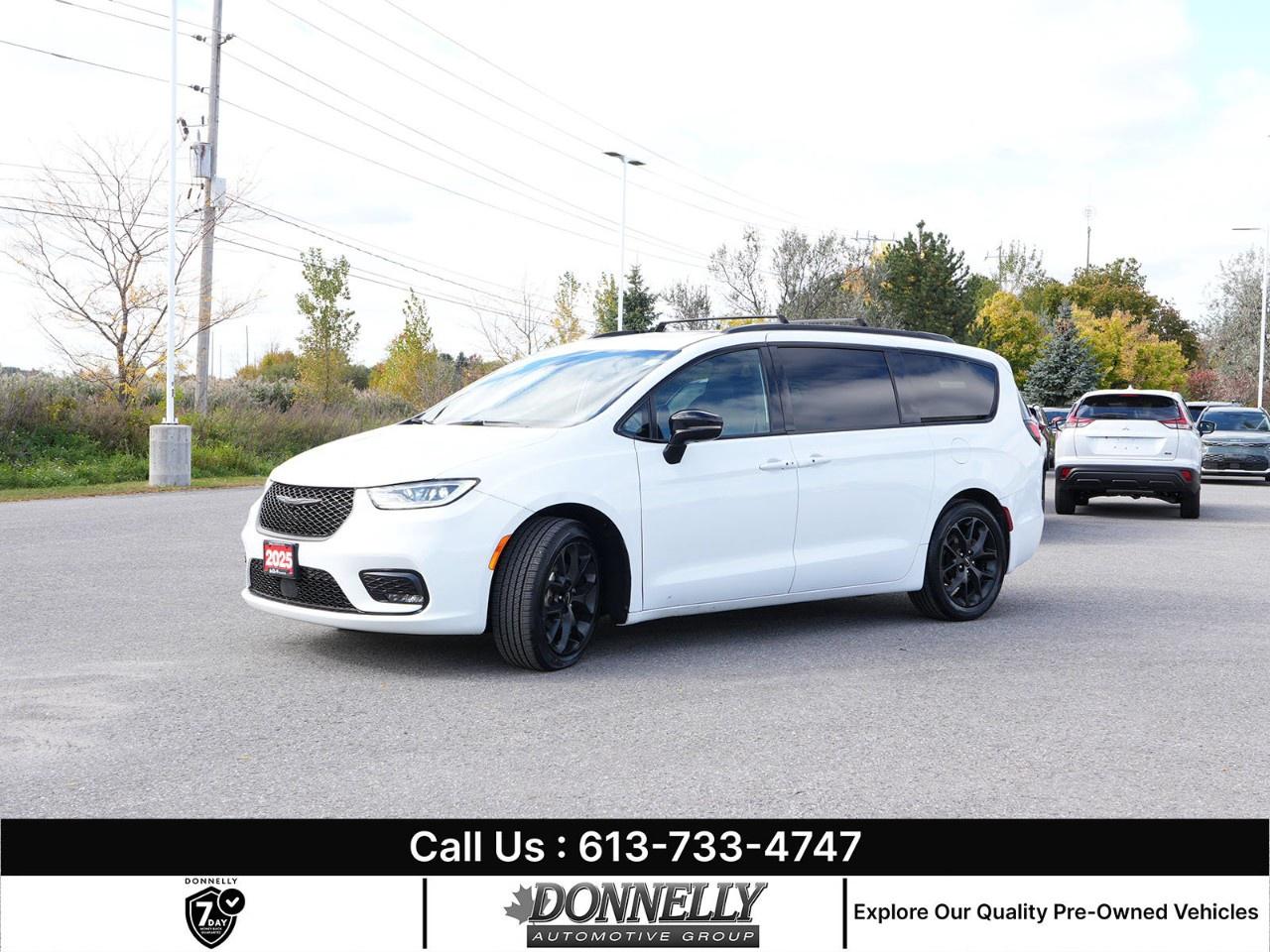 2025 Chrysler Pacifica Limited FWD Photo