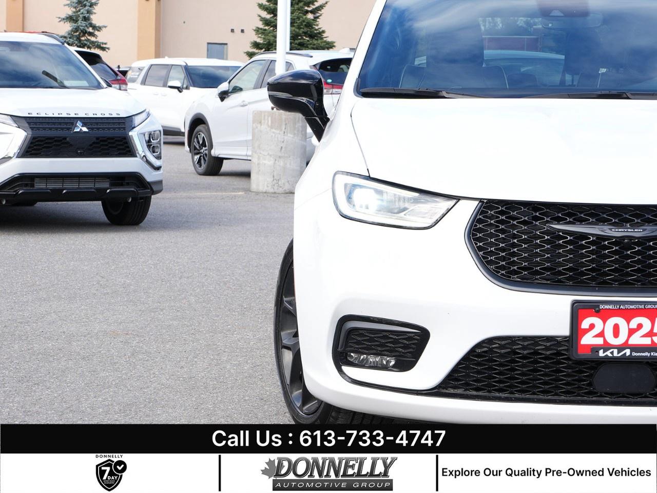 2025 Chrysler Pacifica Limited FWD Photo