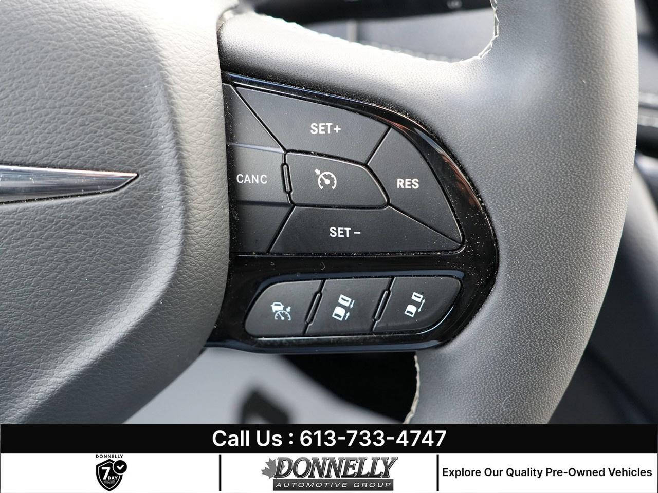 2025 Chrysler Pacifica Limited FWD Photo
