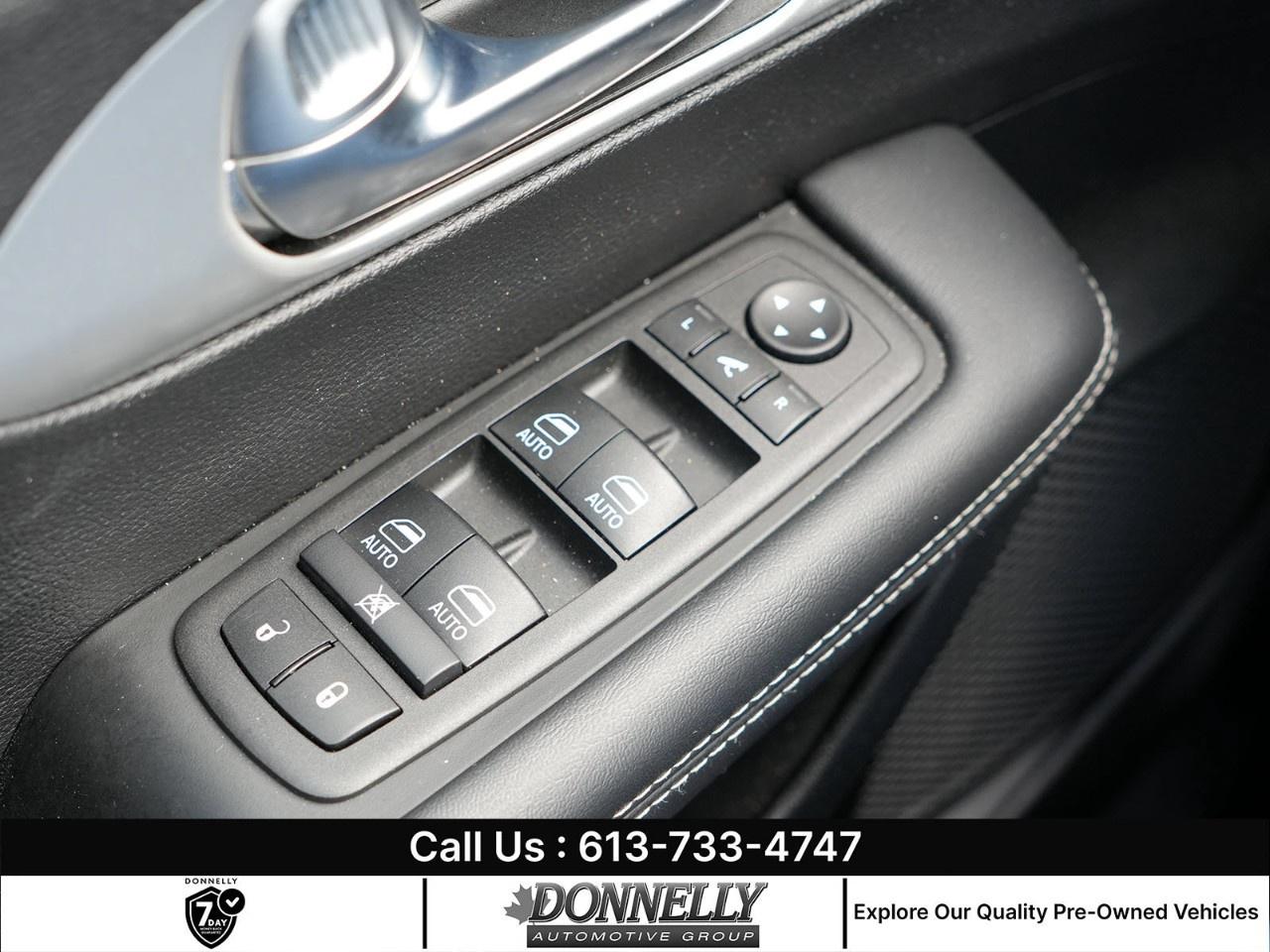 2025 Chrysler Pacifica Limited FWD Photo