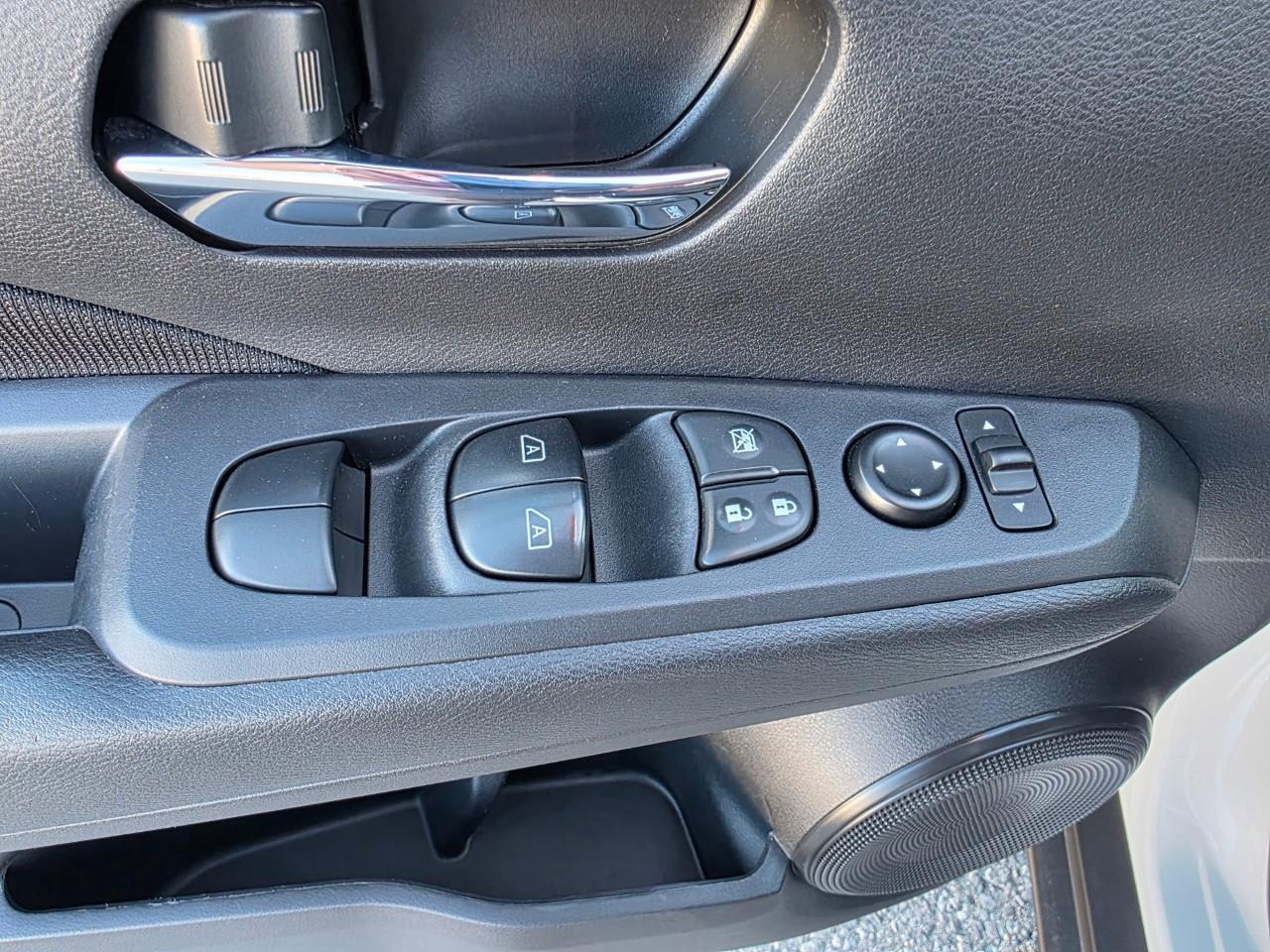2024 Nissan Kicks SV 4dr Front-Wheel Drive Photo