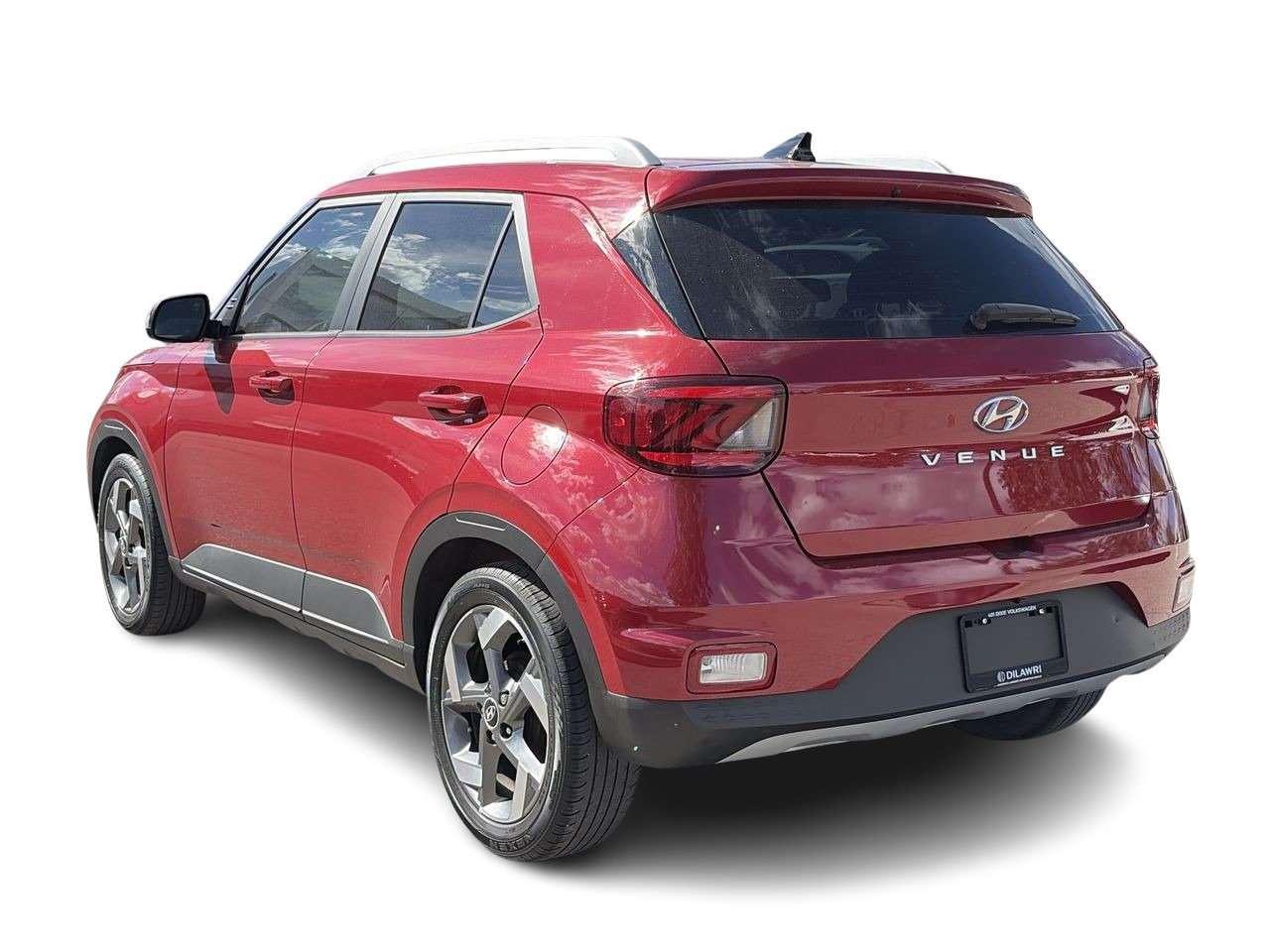 2022 Hyundai Venue FWD Trend Remote Starter  Alloy Wheels  Sun/Moonroof  Wired Apple/Android CarPlay Photo