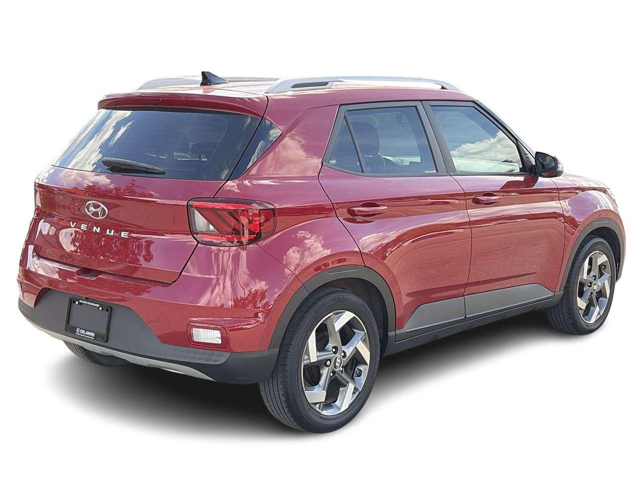 2022 Hyundai Venue FWD Trend Remote Starter  Alloy Wheels  Sun/Moonroof  Wired Apple/Android CarPlay Photo