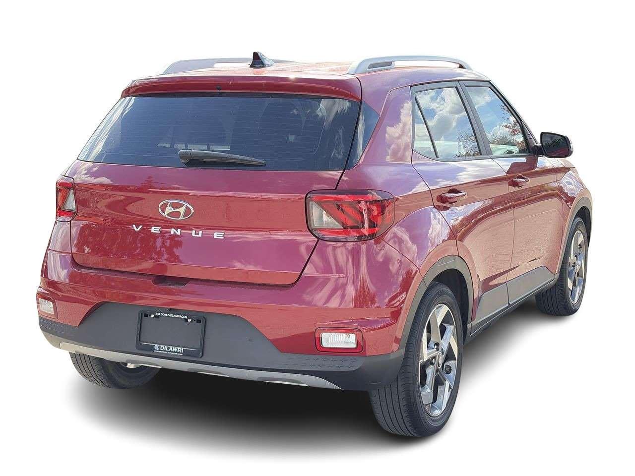 2022 Hyundai Venue FWD Trend Remote Starter  Alloy Wheels  Sun/Moonroof  Wired Apple/Android CarPlay Photo