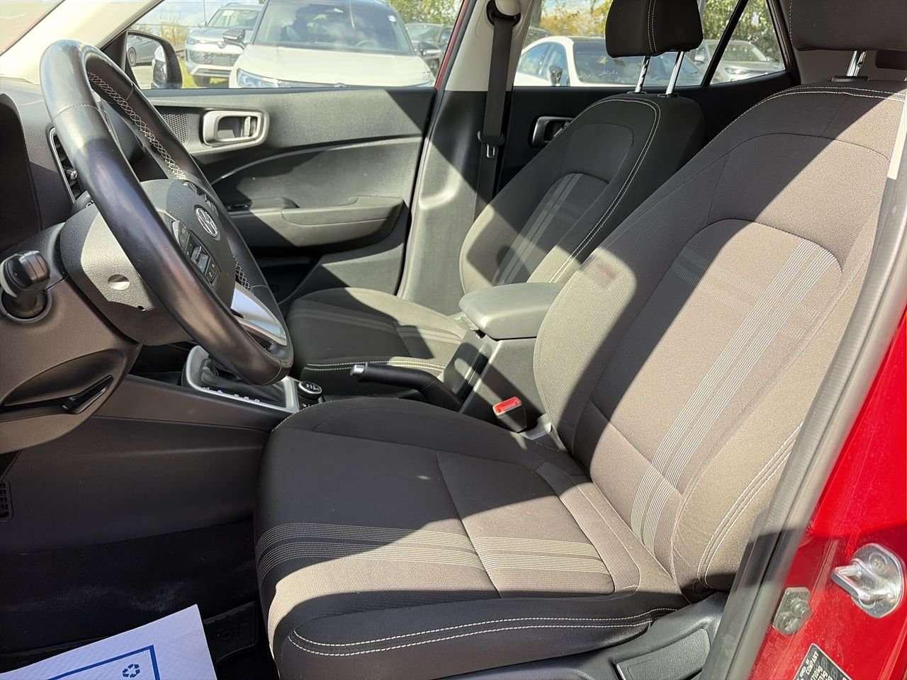 2022 Hyundai Venue FWD Trend Remote Starter  Alloy Wheels  Sun/Moonroof  Wired Apple/Android CarPlay Photo