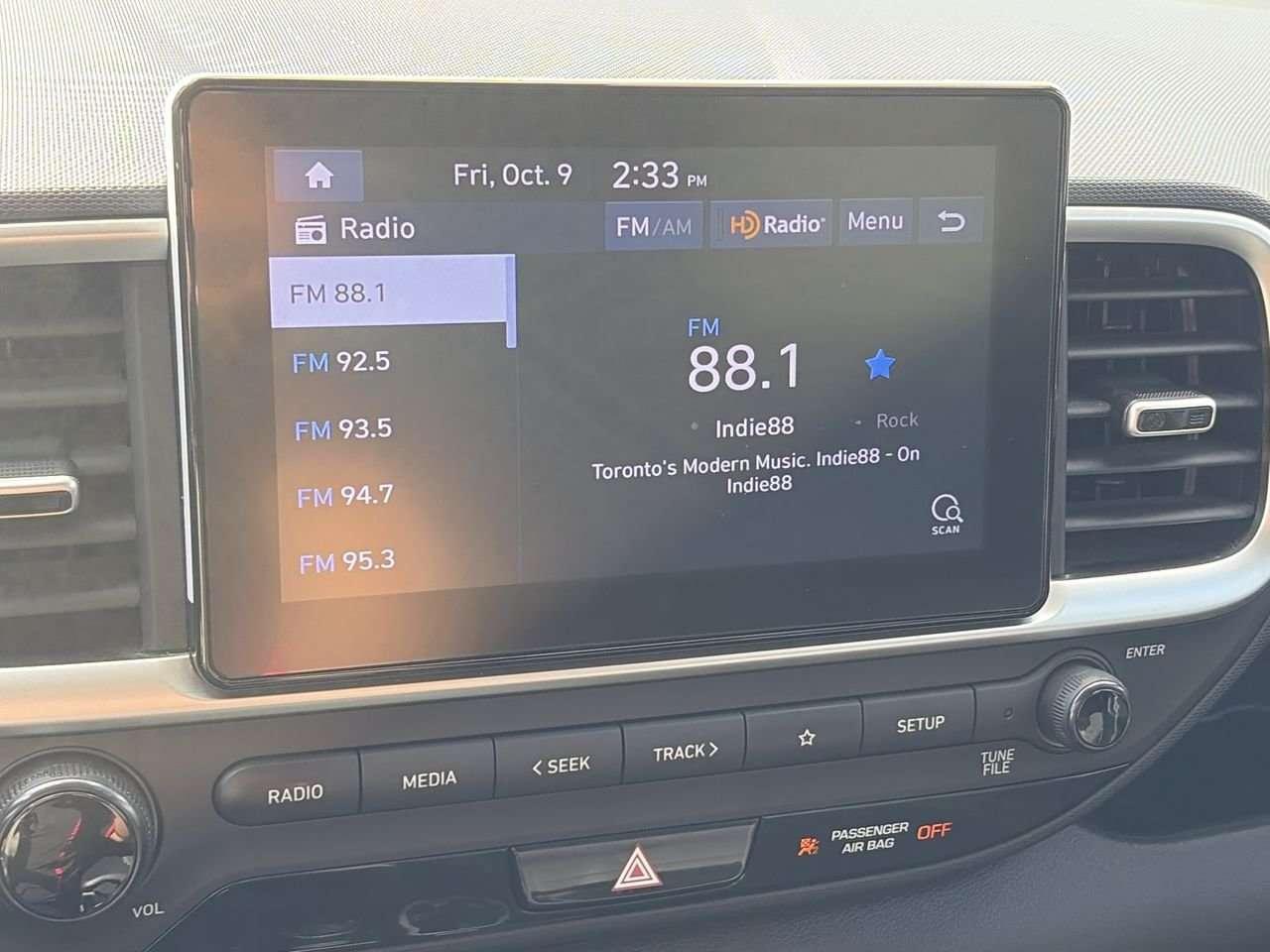 2022 Hyundai Venue FWD Trend Remote Starter  Alloy Wheels  Sun/Moonroof  Wired Apple/Android CarPlay Photo