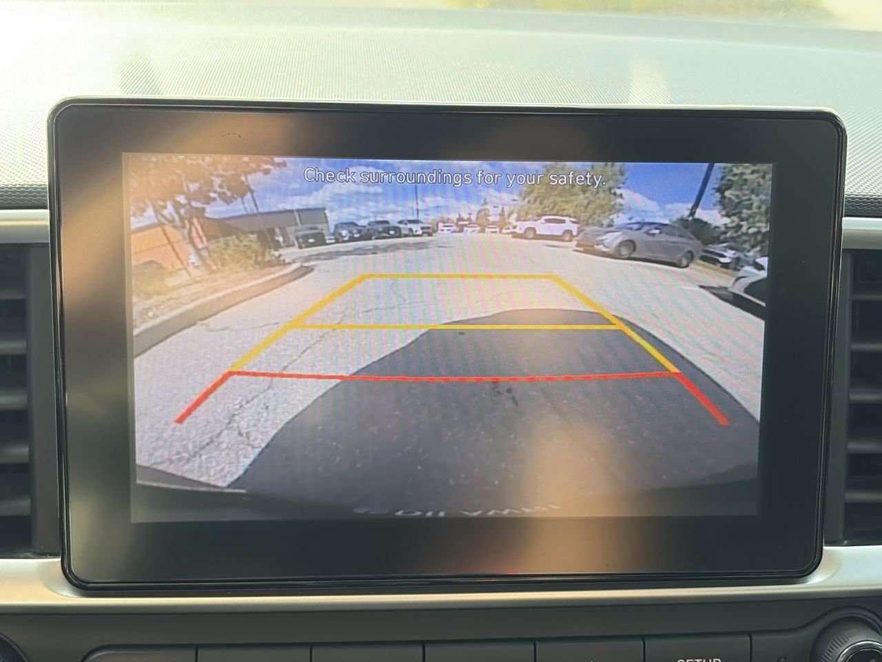2022 Hyundai Venue FWD Trend Remote Starter  Alloy Wheels  Sun/Moonroof  Wired Apple/Android CarPlay Photo