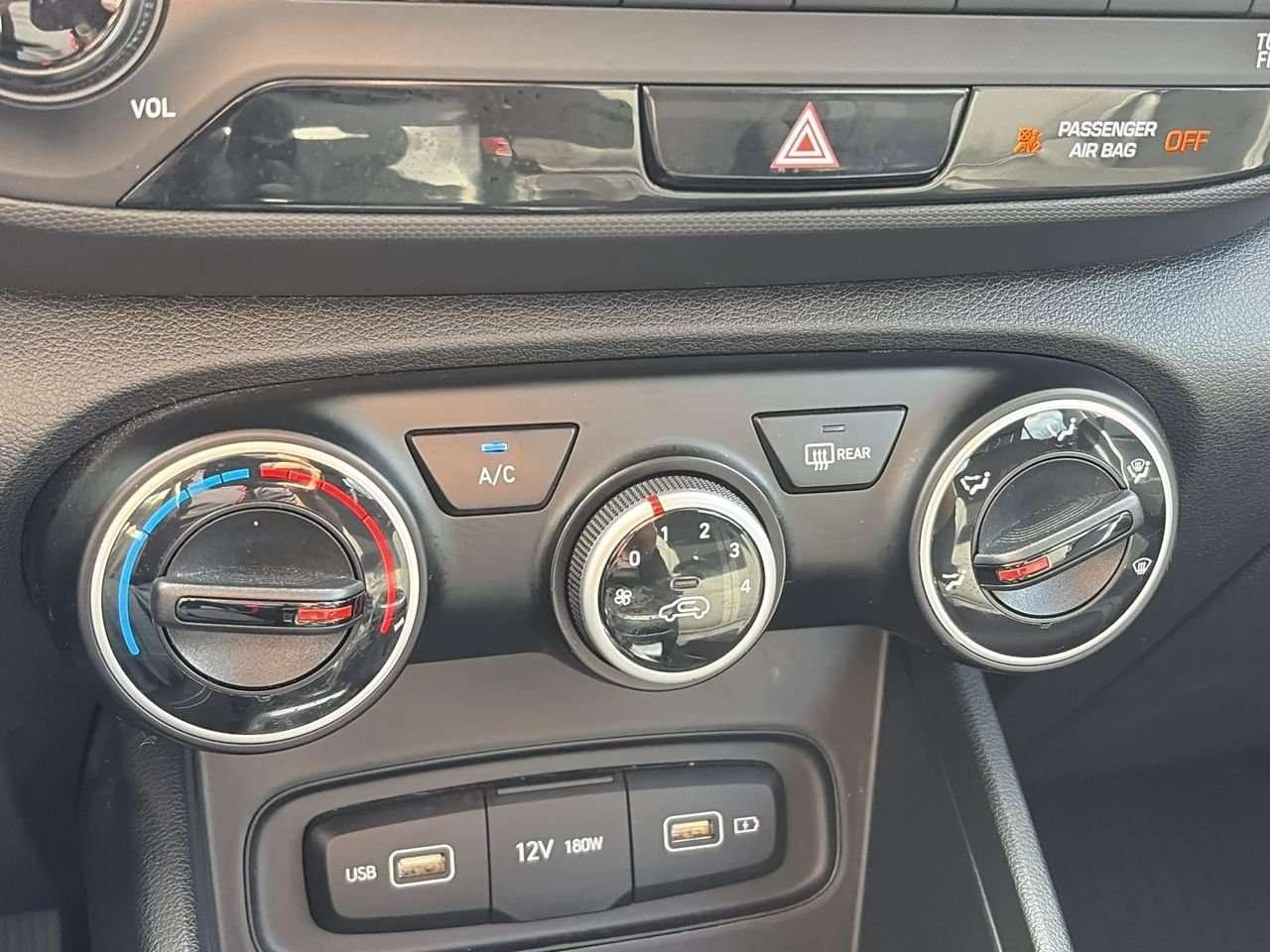 2022 Hyundai Venue FWD Trend Remote Starter  Alloy Wheels  Sun/Moonroof  Wired Apple/Android CarPlay Photo
